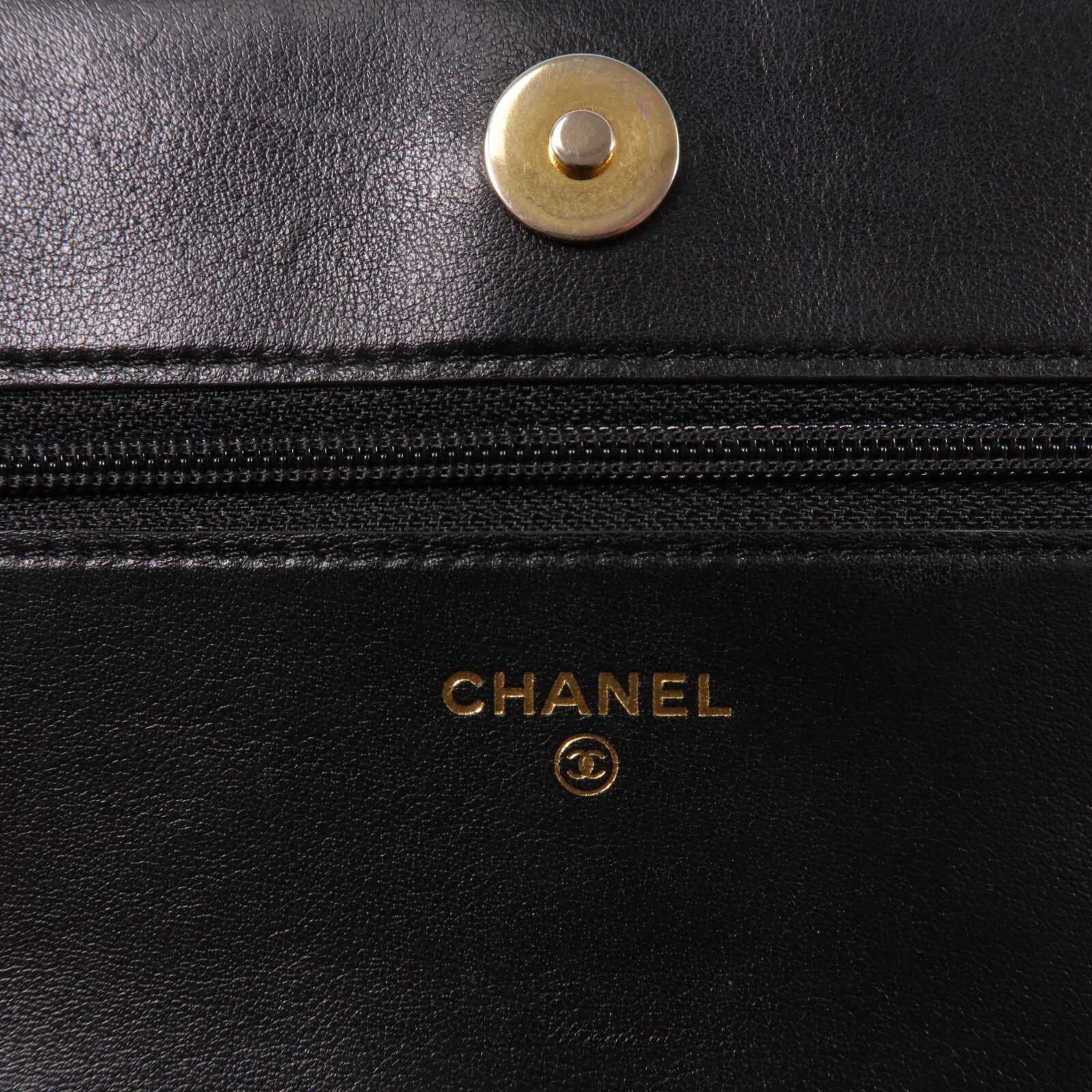 CHANEL 牛皮皮革Boy Wallet On Chain鏈帶肩背袋