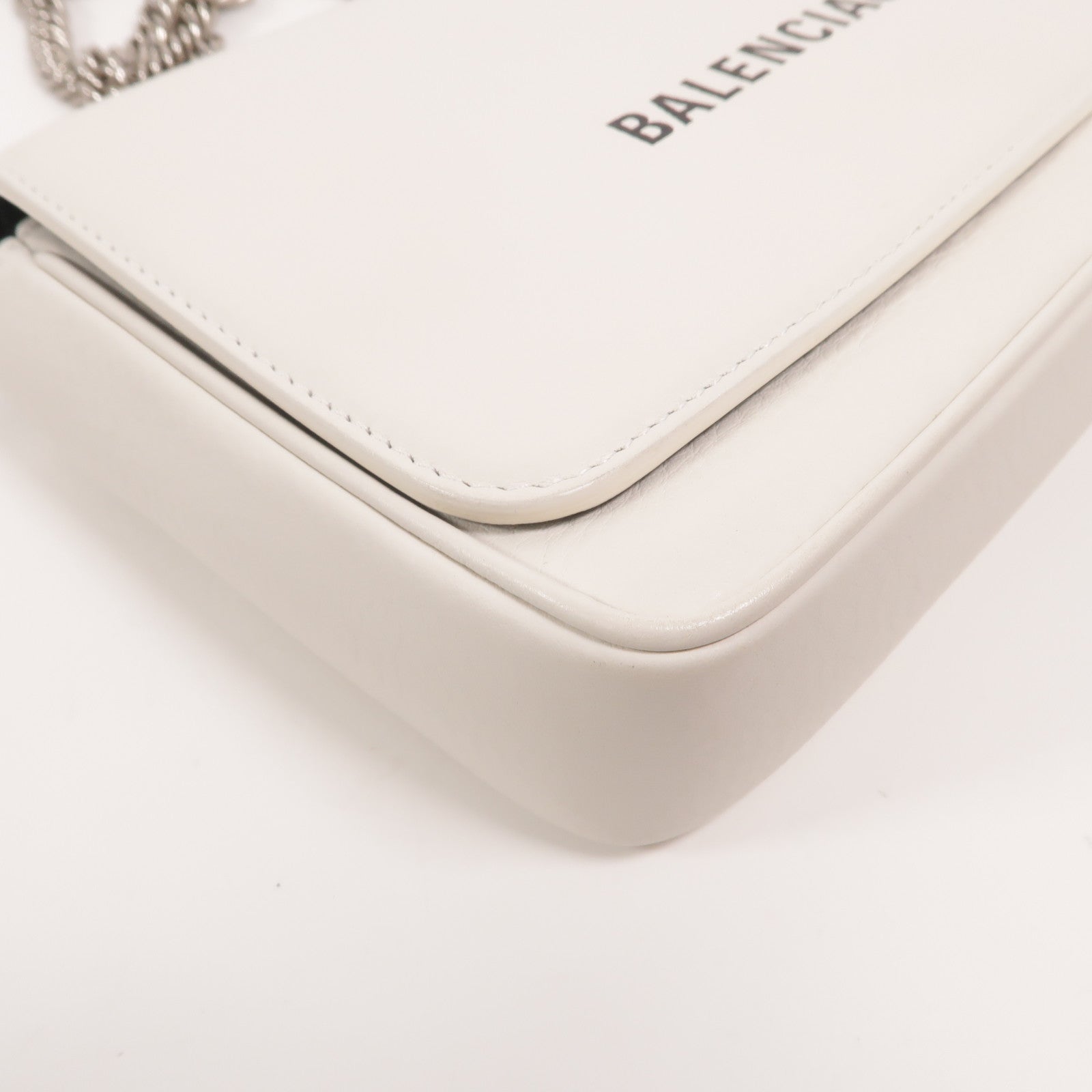 BALENCIAGA 牛皮皮革Everyday鏈帶肩背袋