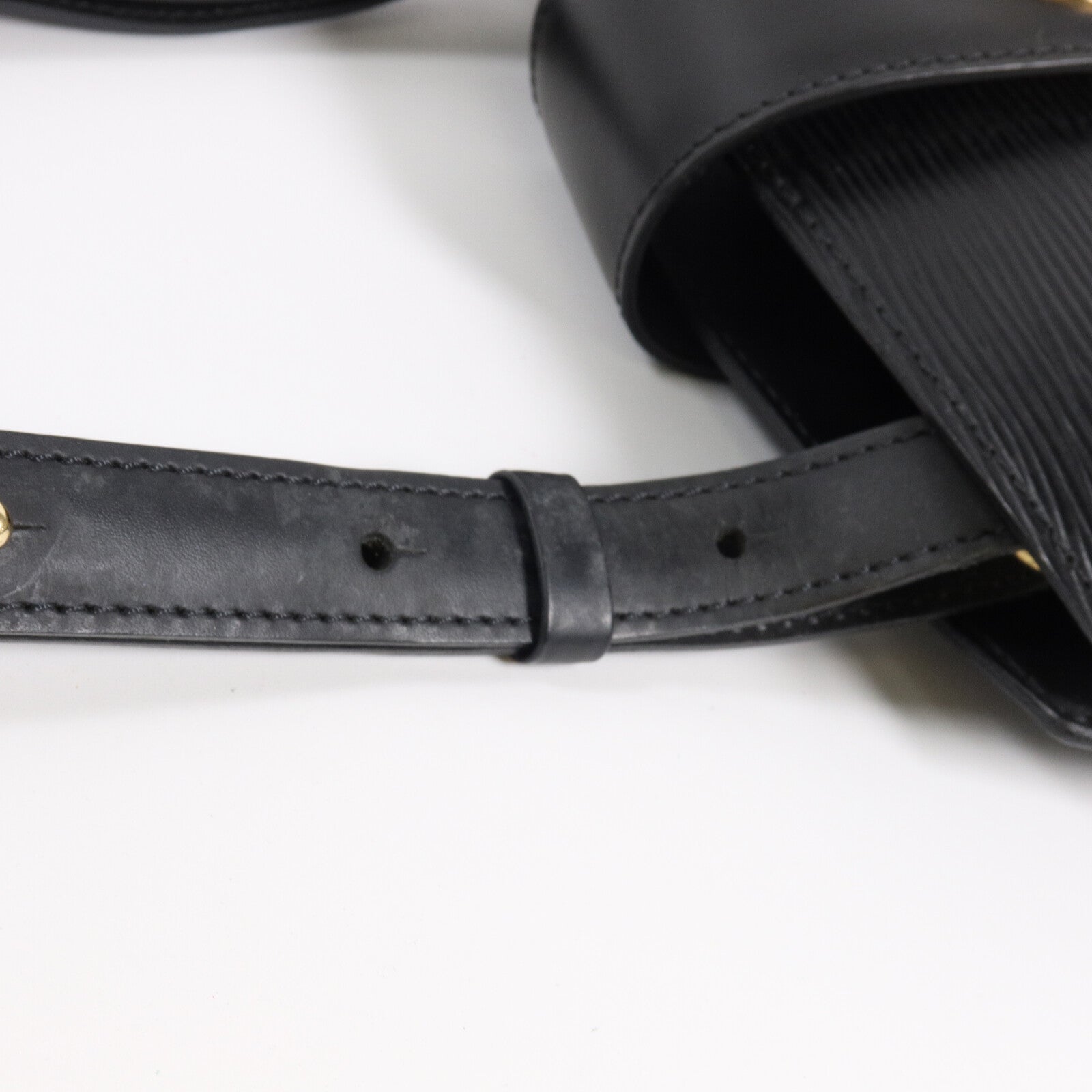 LOUIS VUITTON Epi Cluny肩背袋