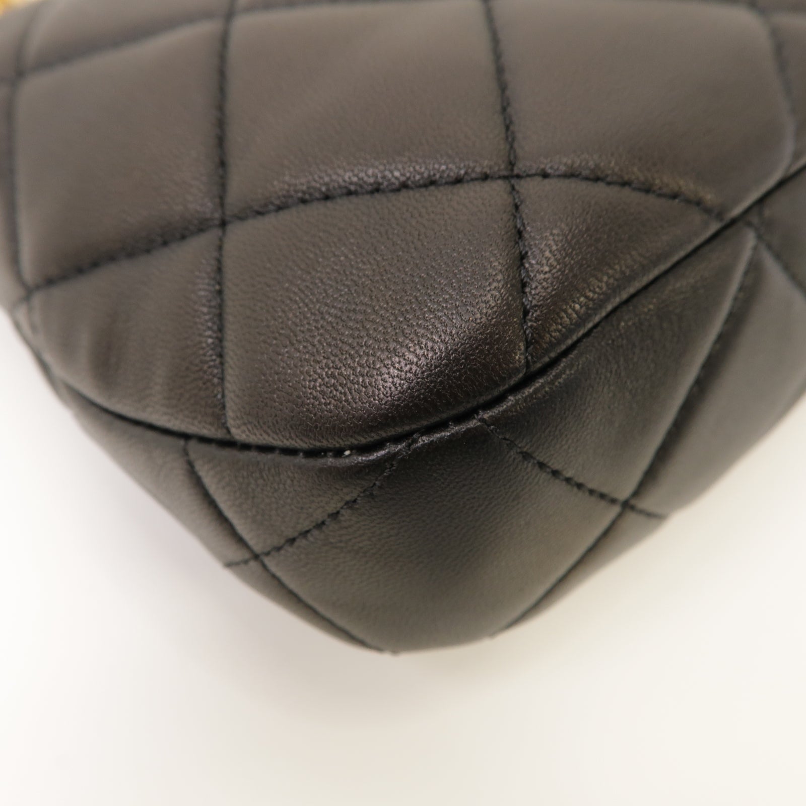 CHANEL 菱格牛皮皮革Chain Shoulder金扣肩背袋黑色