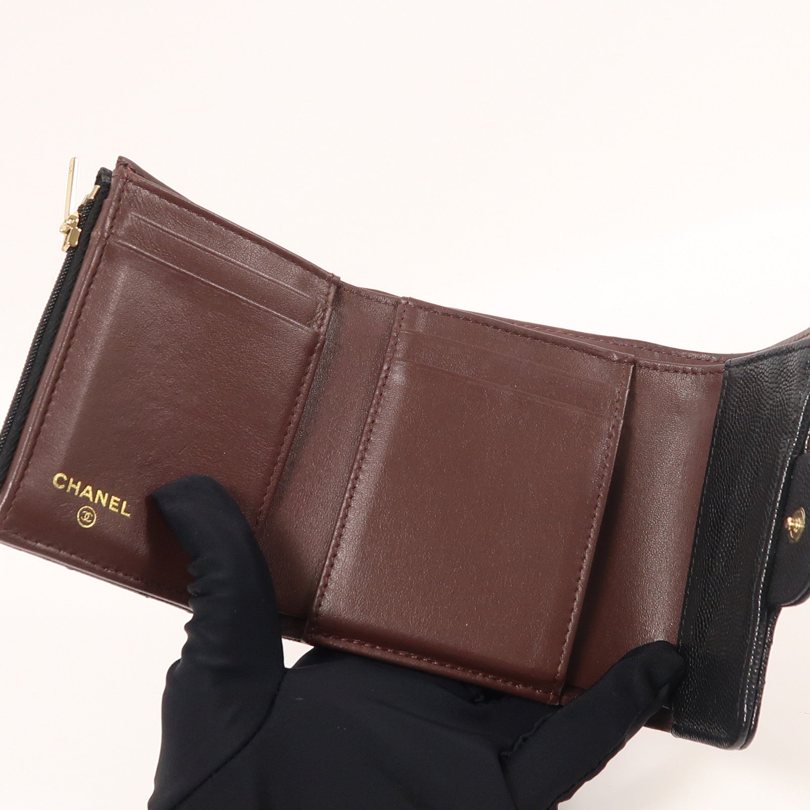 CHANEL 牛皮皮革Fold Wallet金扣錢包