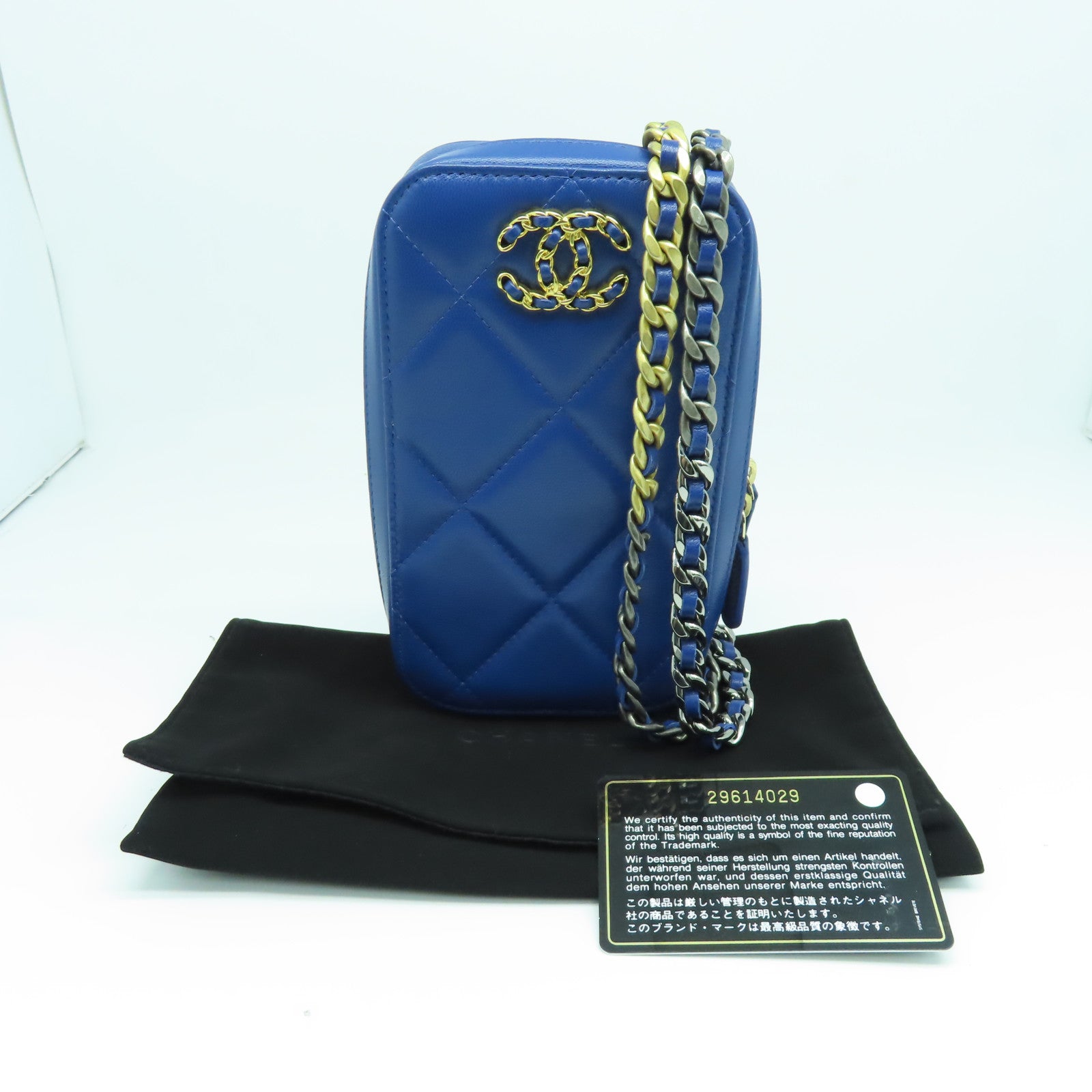 CHANEL 【激減優惠】菱格羊皮皮革C19 Phone Bag金扣肩背袋藍色