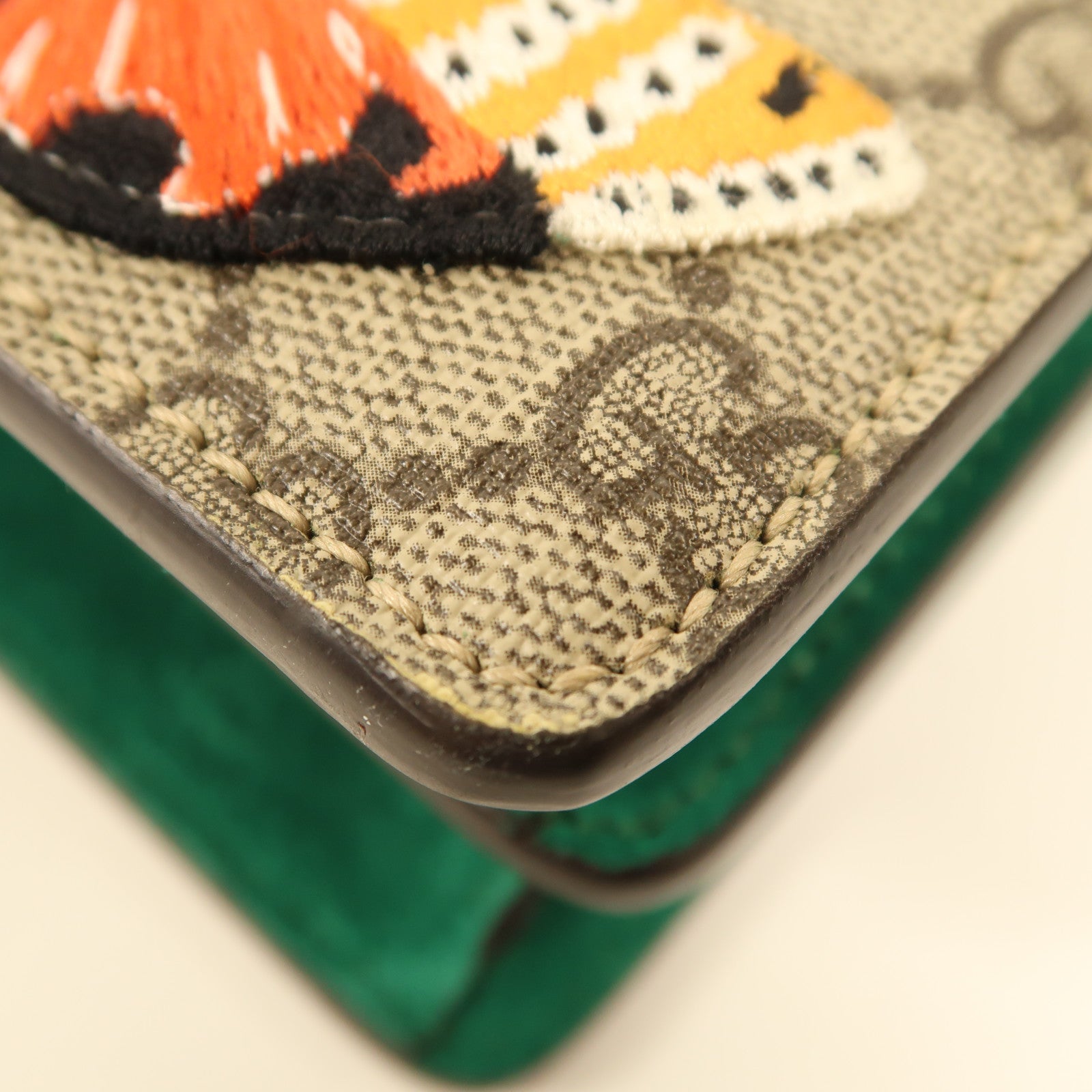 GUCCI 塗層帆布GG Supreme Dionysus銀扣鏈帶肩背袋