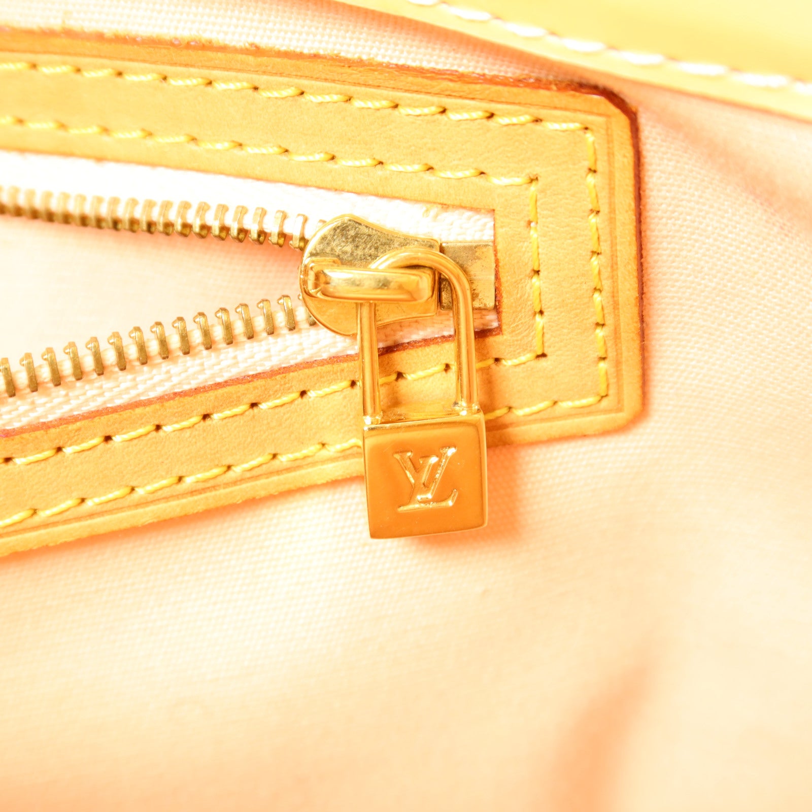 LOUIS VUITTON Vernis Reade PM金扣手挽袋