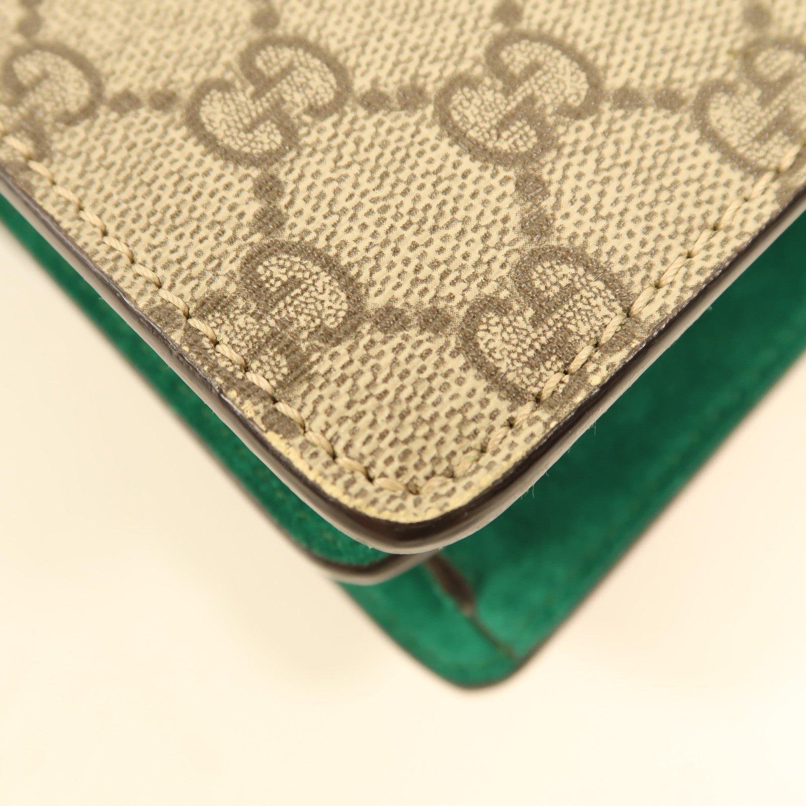 GUCCI 塗層帆布GG Supreme Dionysus銀扣鏈帶肩背袋