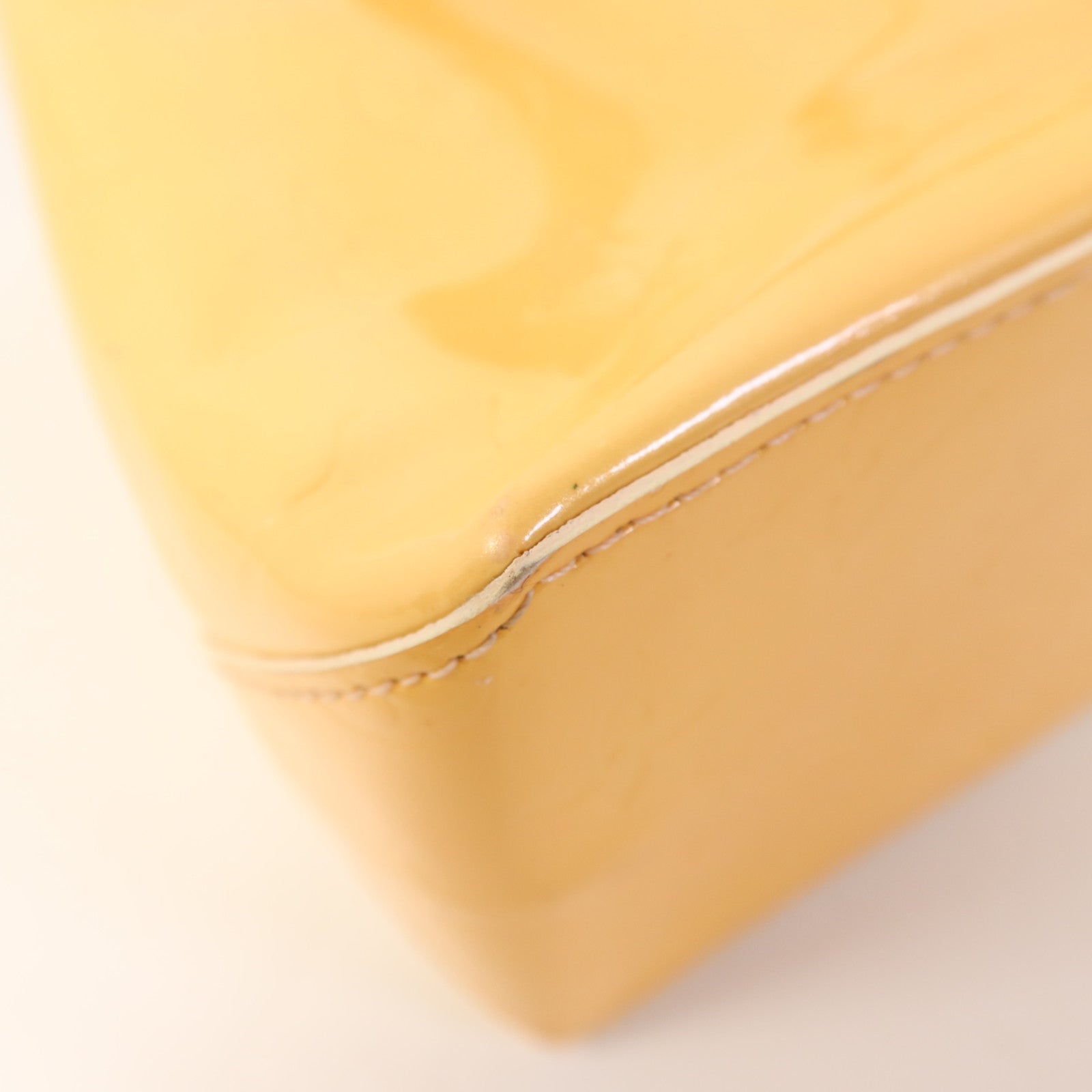 LOUIS VUITTON Vernis Reade PM金扣手挽袋