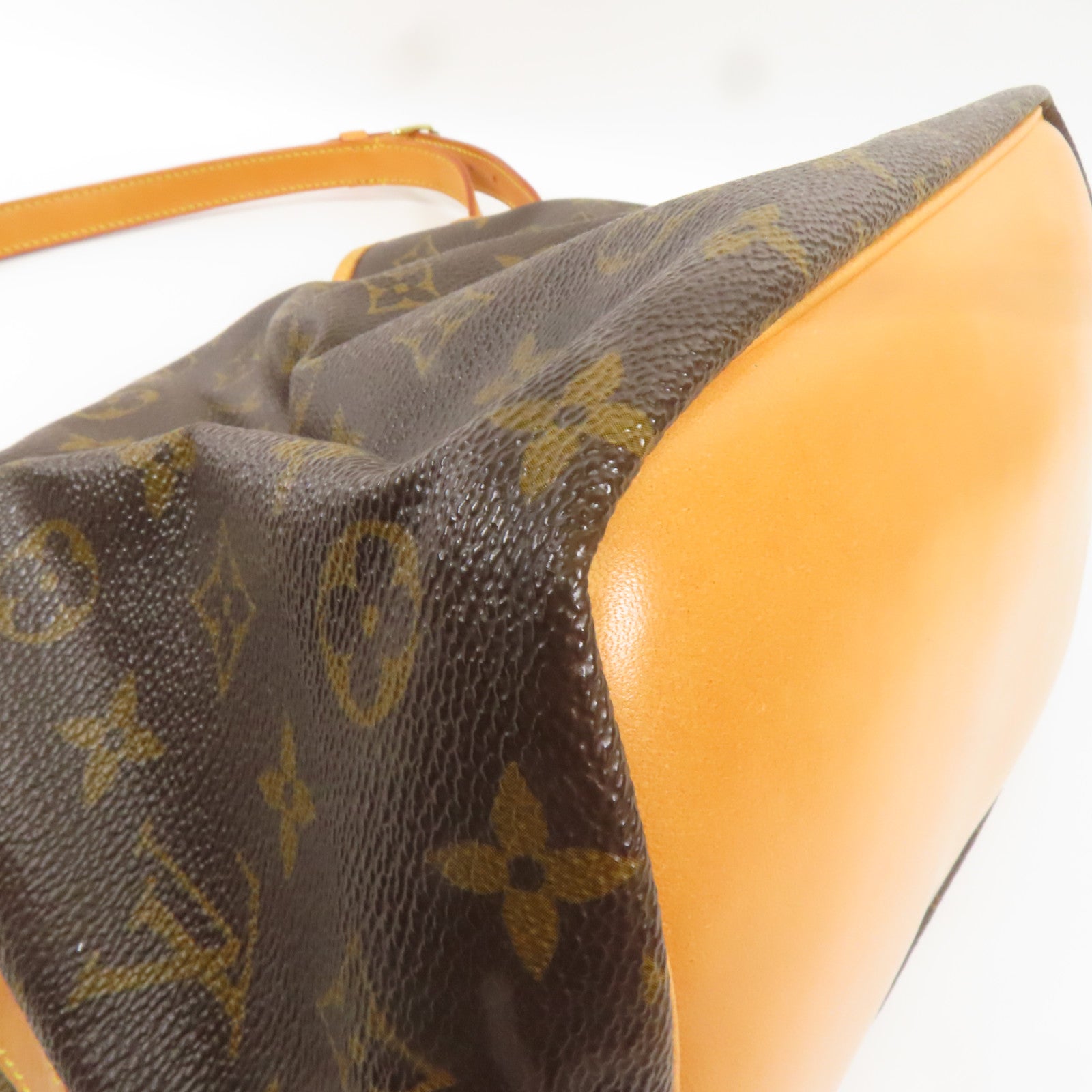 LOUIS VUITTON Monogram Noe金扣肩背袋啡色