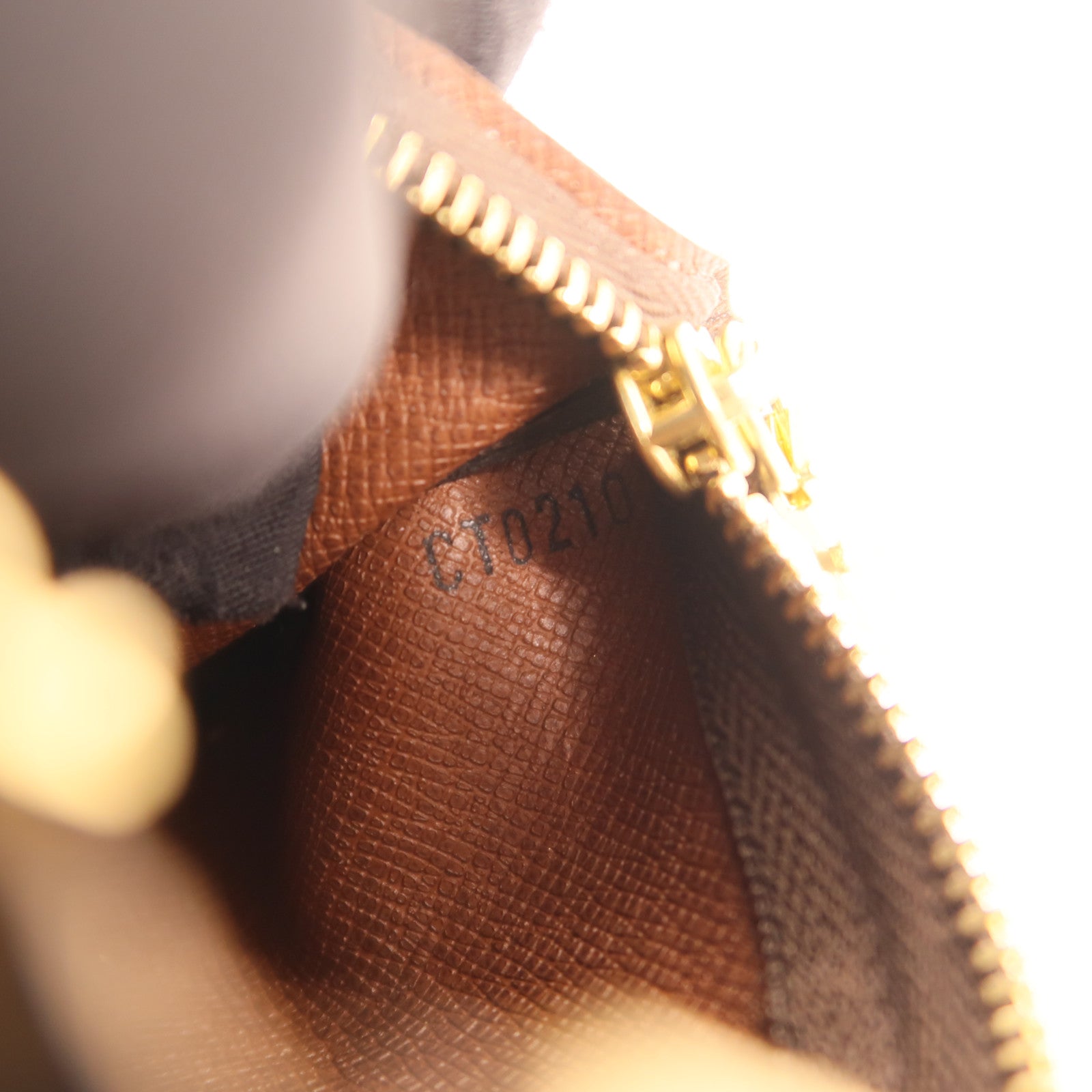 LOUIS VUITTON Monogram Key Pouch金扣鎖匙包