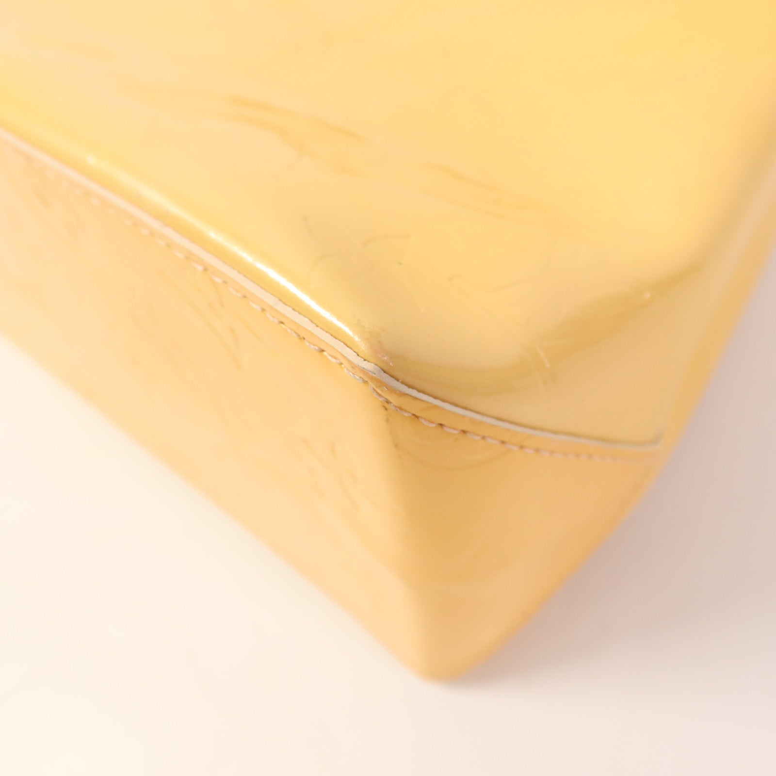 LOUIS VUITTON Vernis Reade PM金扣手挽袋