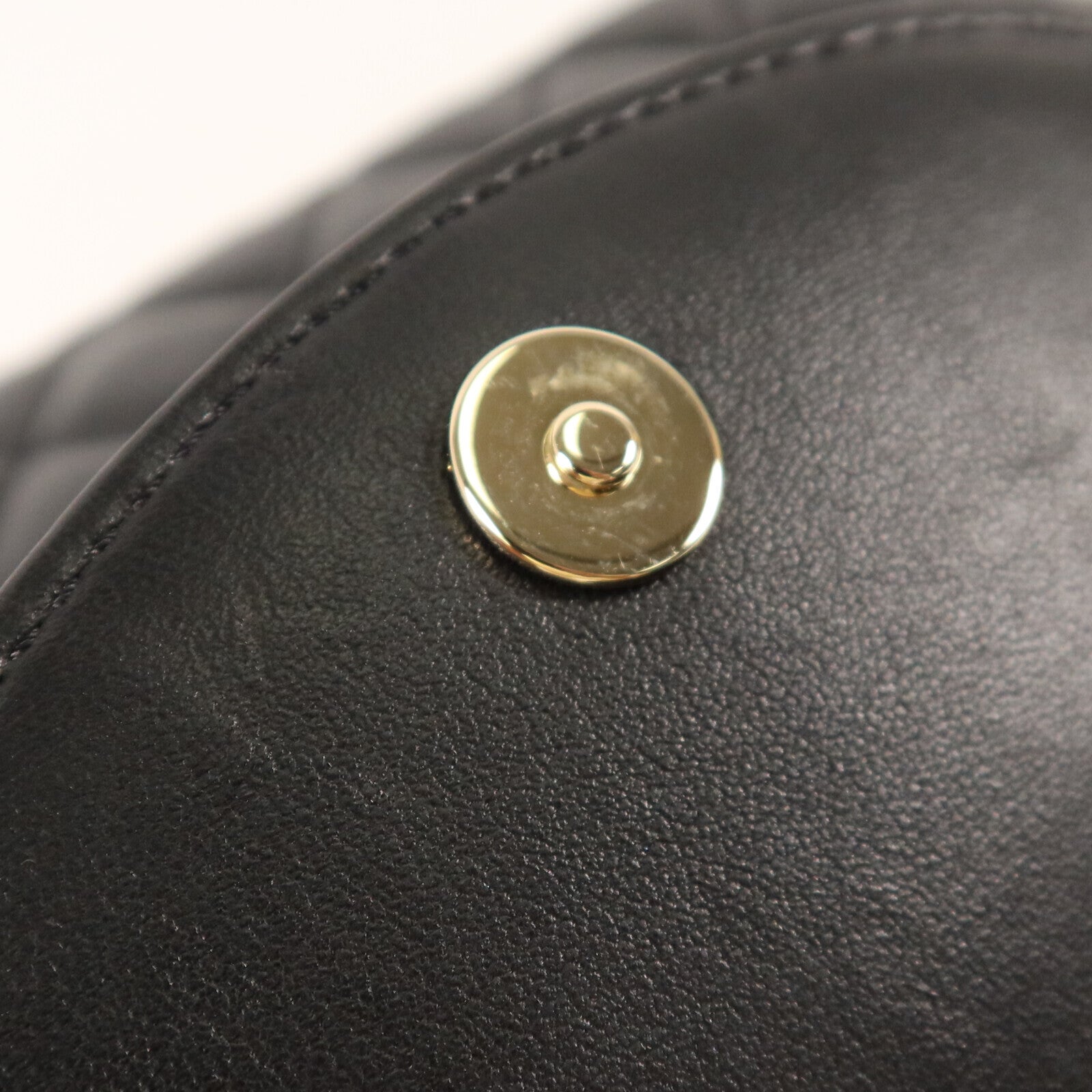 CHANEL 羊皮皮革Side Pack Bag金扣鏈帶肩背袋