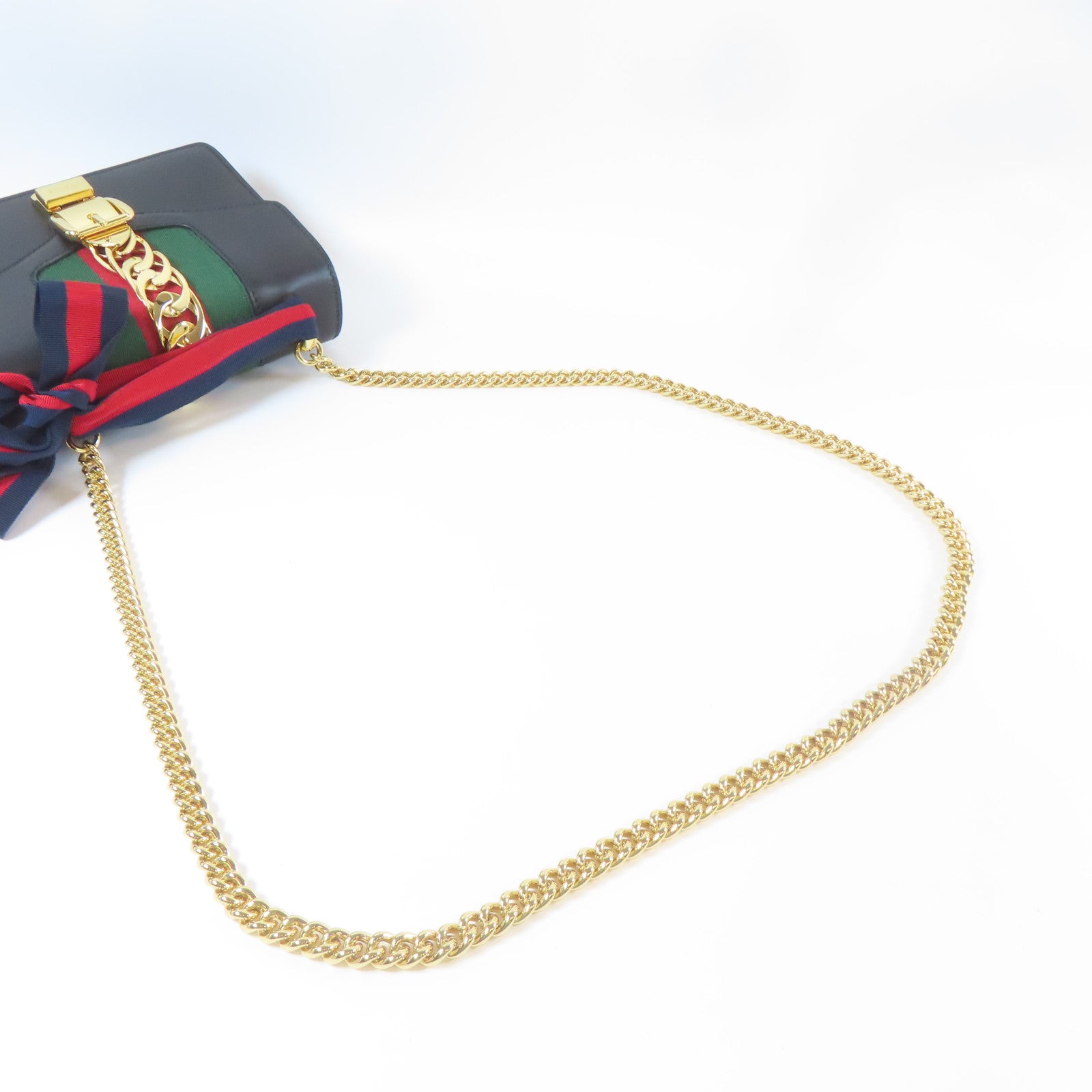 GUCCI 【激減優惠】牛皮皮革Sylvie Mini Chain Bag金扣鏈帶肩背袋黑色