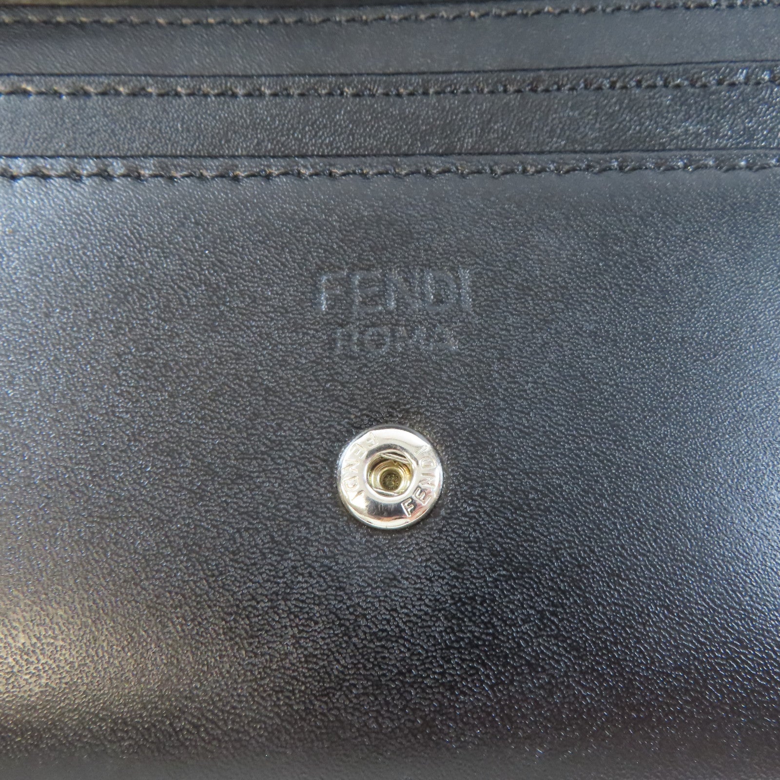 FENDI 牛皮皮革Karl Lagerfeld Wallet With Chain銀扣鏈帶肩背袋黑色