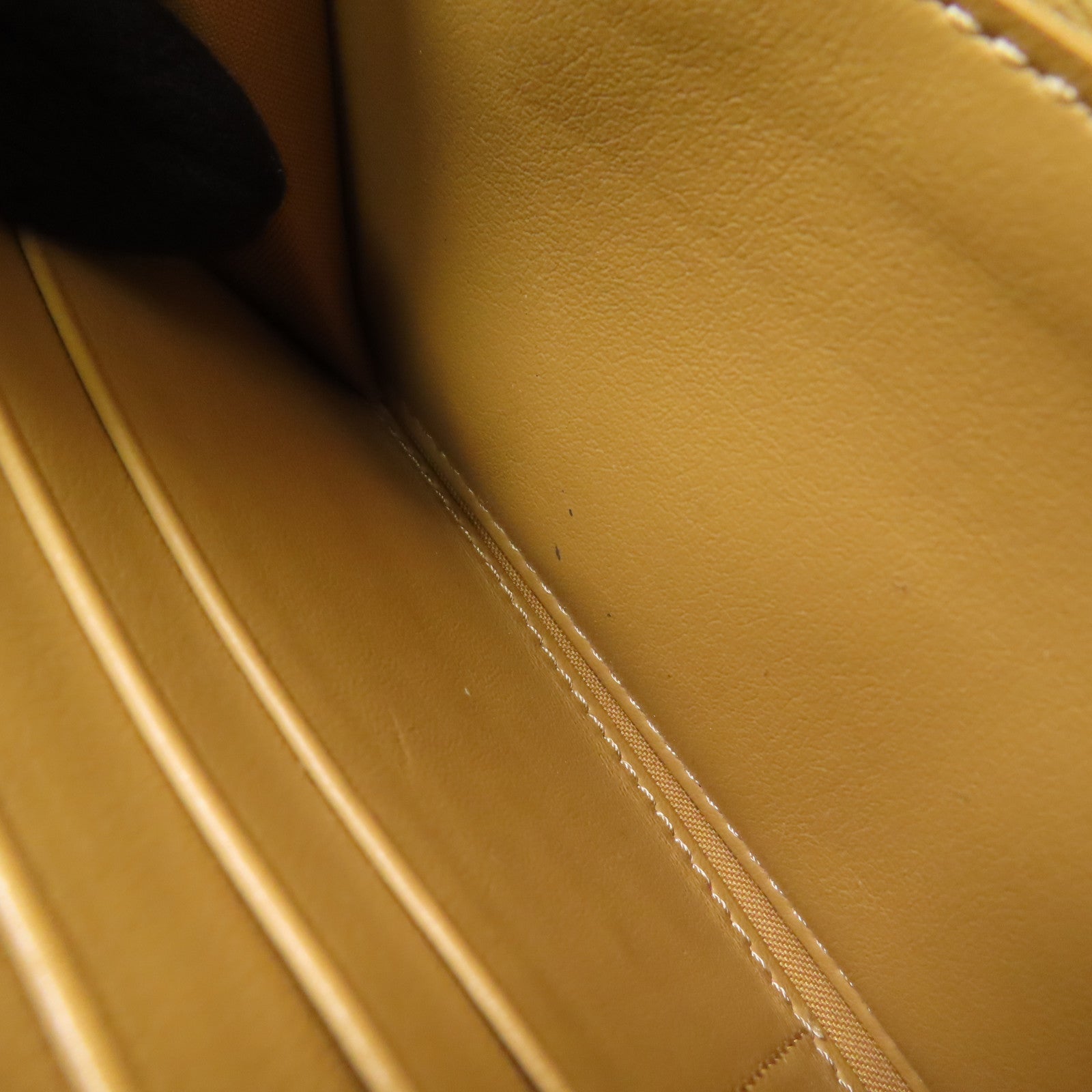 FENDI 牛皮皮革Long Wallet金扣長錢包