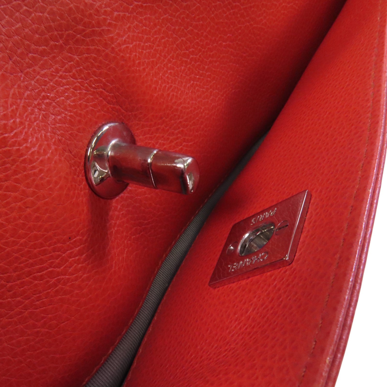 CHANEL 牛皮皮革Shoulder Bag銀扣肩背袋