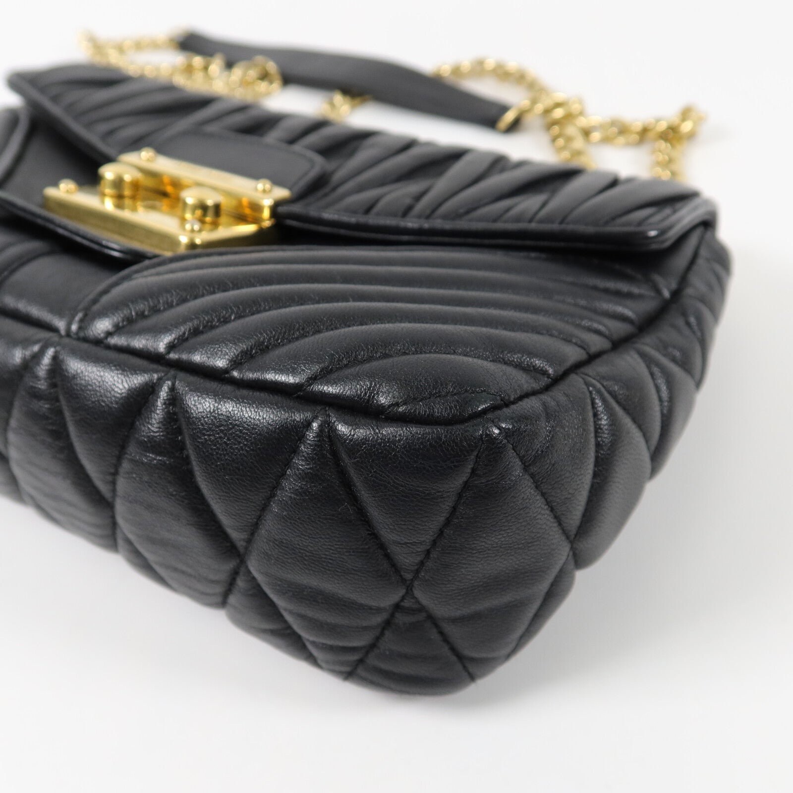 Miu Miu 羊皮皮革Nappa Matelasse Biker鏈帶肩背袋
