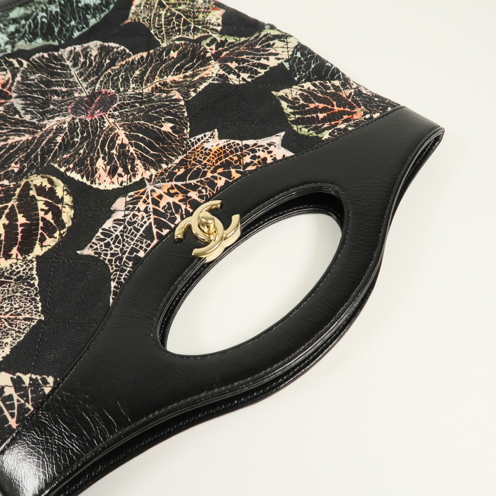 CHANEL 帆布/牛皮皮革Hand Bag金扣手挽袋