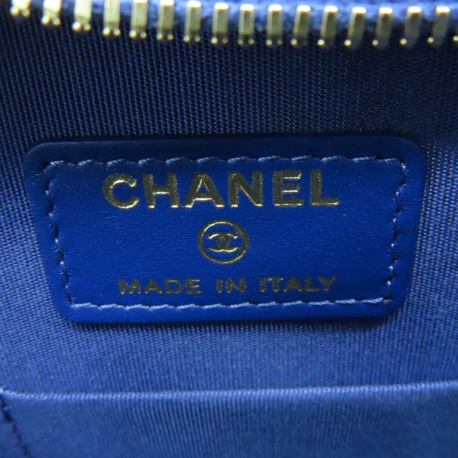 CHANEL 【激減優惠】菱格羊皮皮革C19 Phone Bag金扣肩背袋藍色