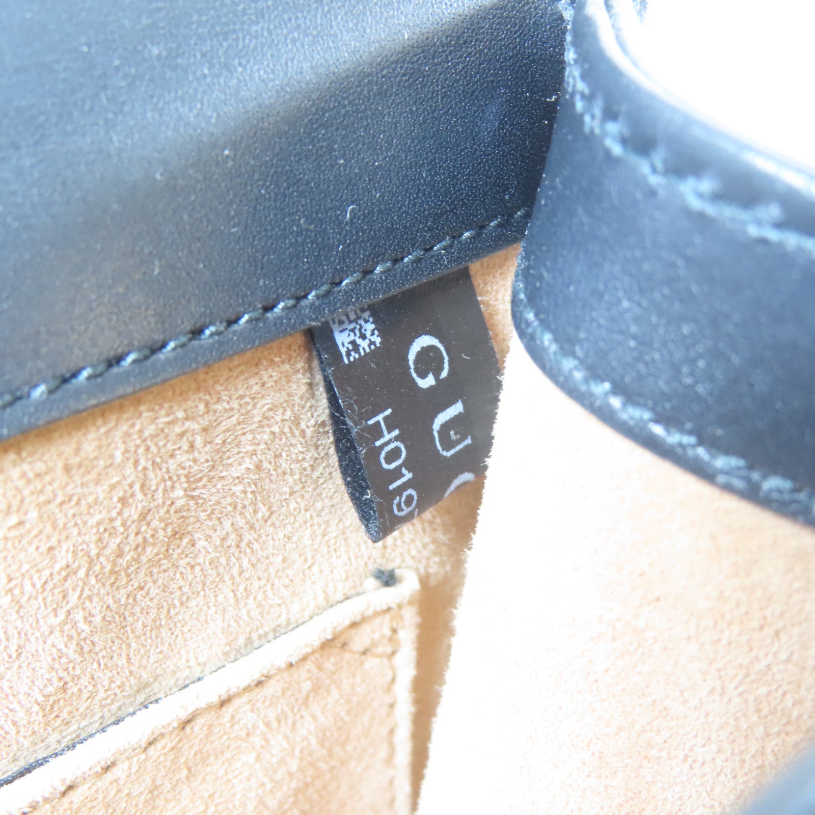 GUCCI 【激減優惠】牛皮皮革Sylvie Mini Chain Bag金扣鏈帶肩背袋黑色