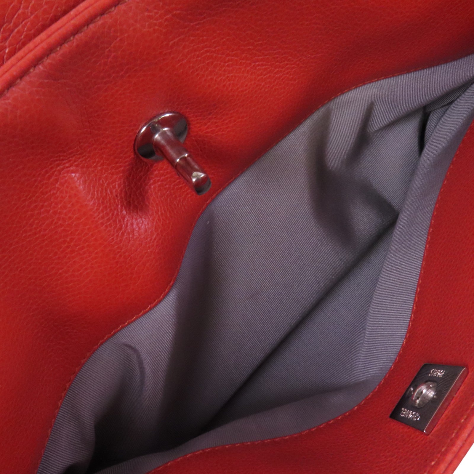 CHANEL 牛皮皮革Shoulder Bag銀扣肩背袋