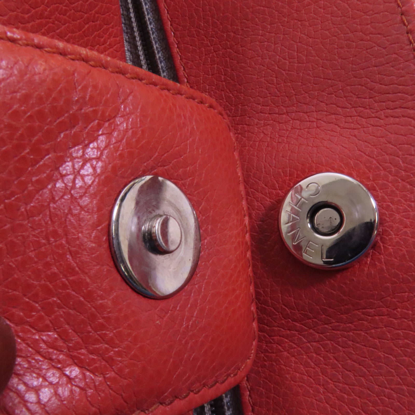 CHANEL 牛皮皮革Shoulder Bag銀扣肩背袋