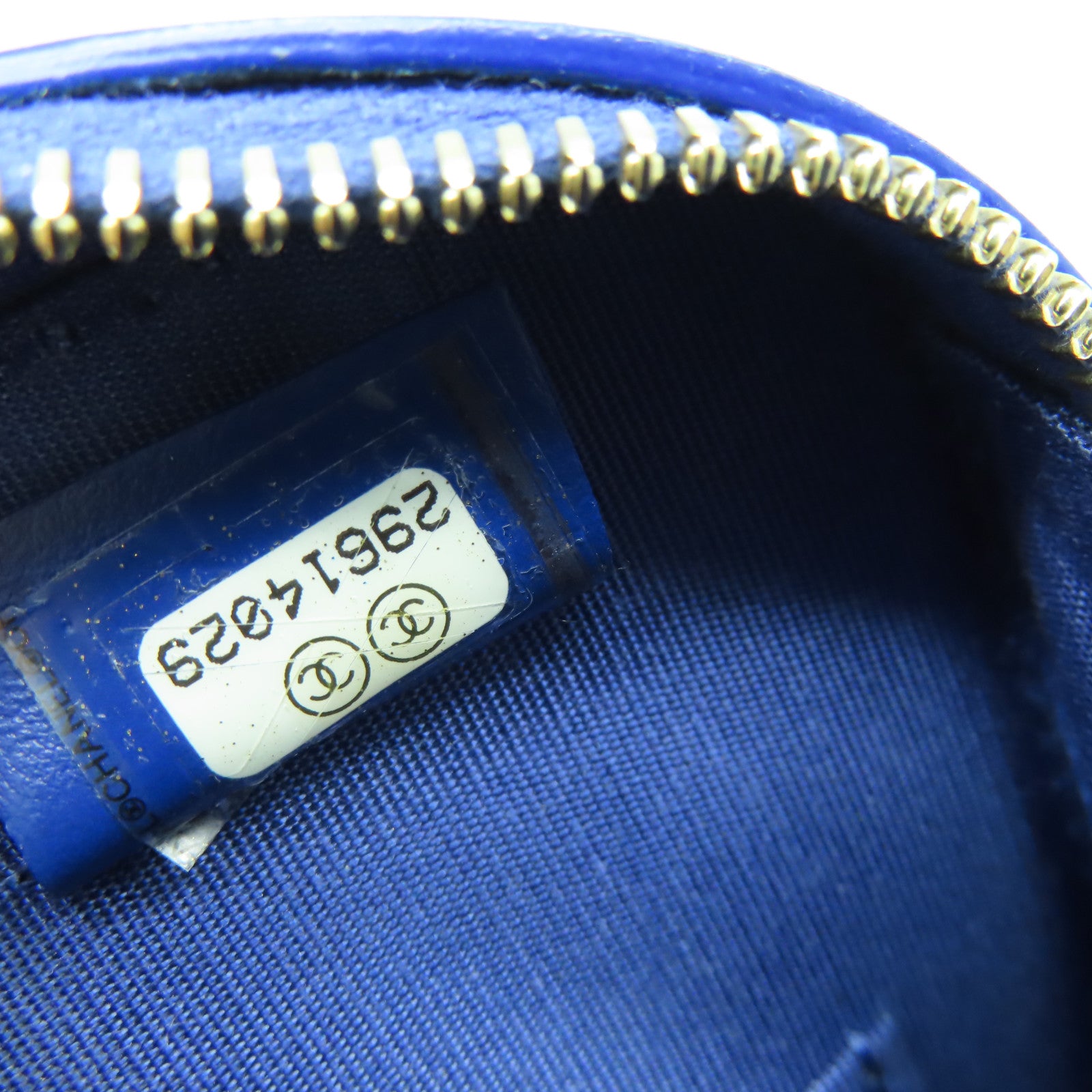 CHANEL 【激減優惠】菱格羊皮皮革C19 Phone Bag金扣肩背袋藍色