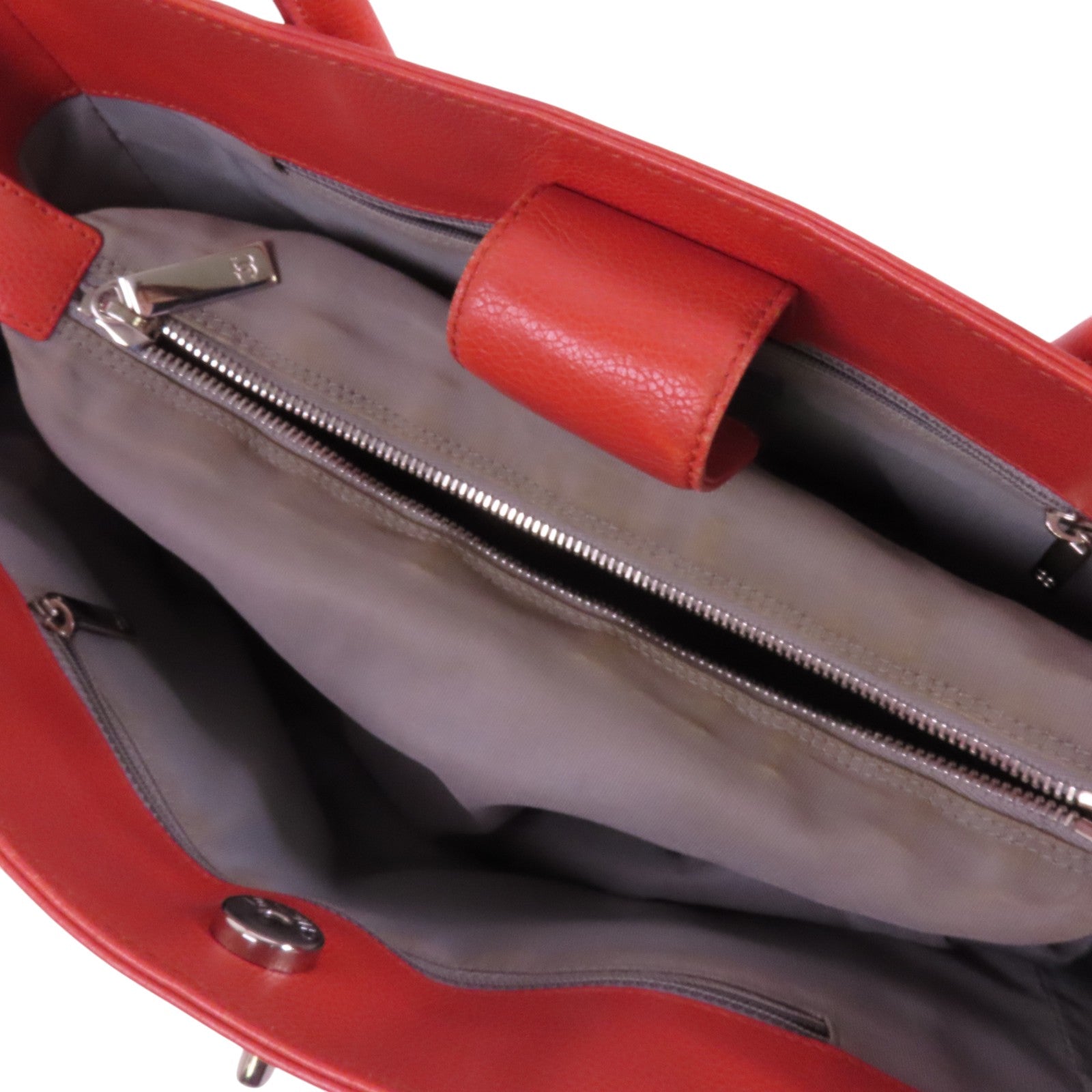 CHANEL 牛皮皮革Shoulder Bag銀扣肩背袋