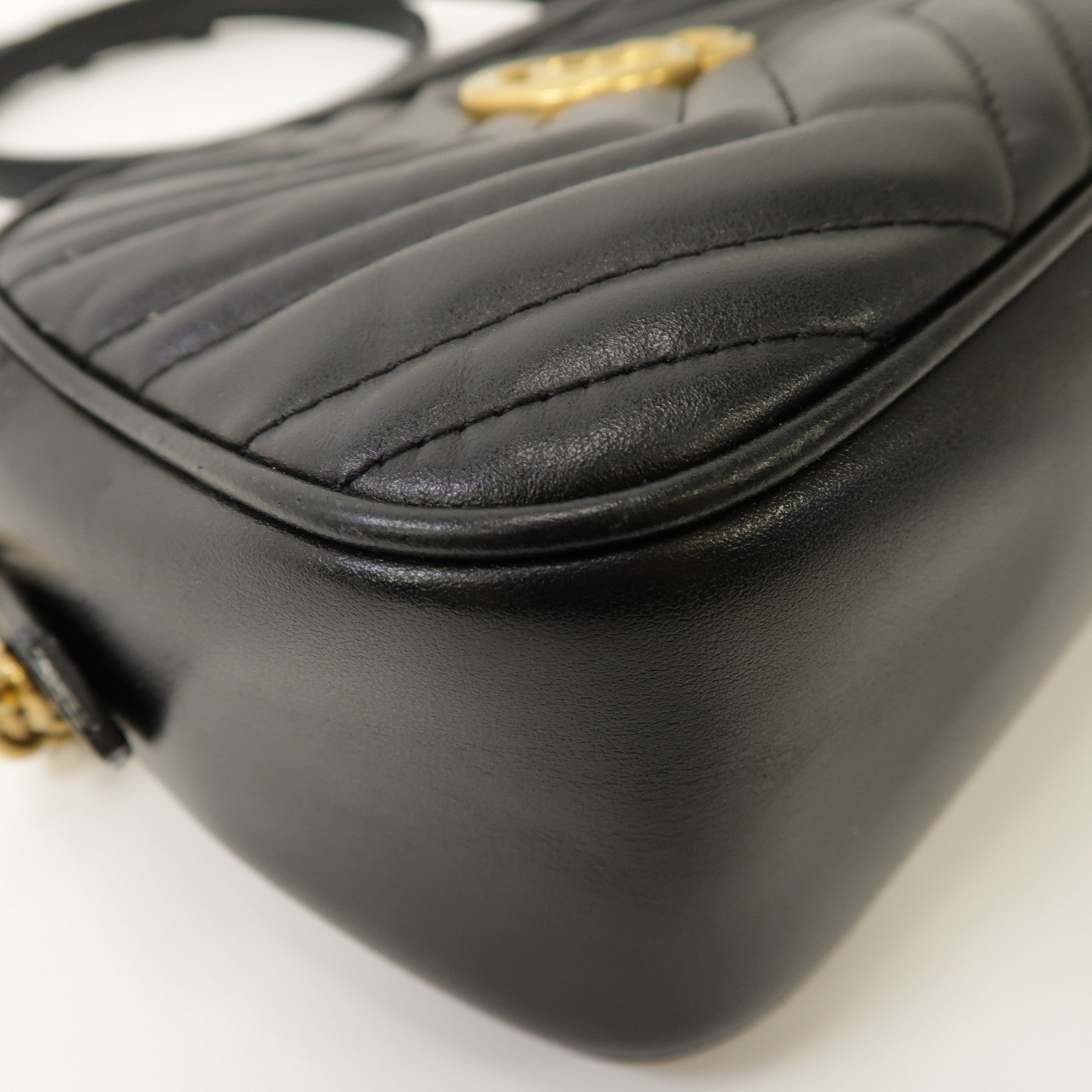 GUCCI 牛皮皮革GG Marmont Small Matelassé金扣鏈帶肩背袋黑色