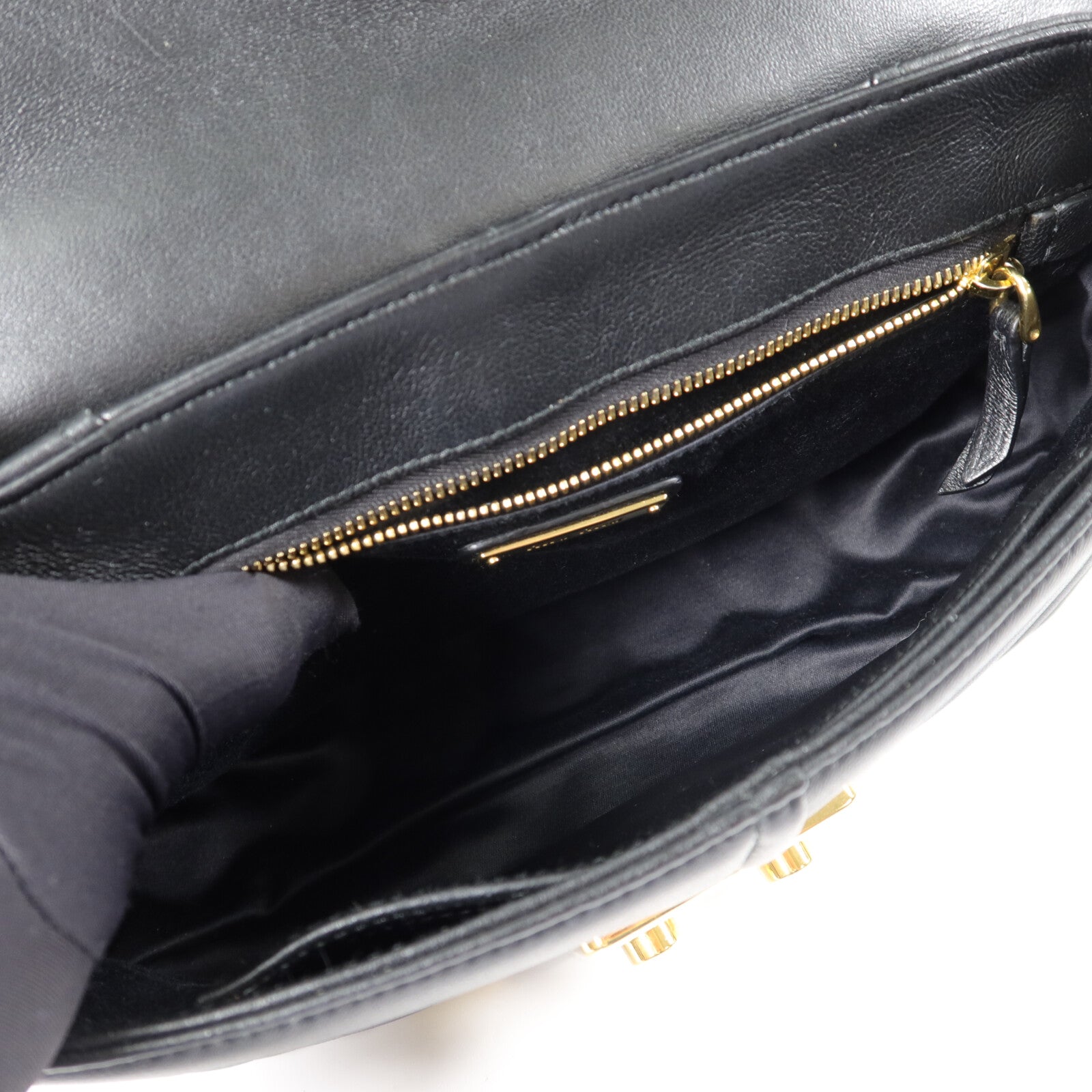 Miu Miu 羊皮皮革Nappa Matelasse Biker鏈帶肩背袋