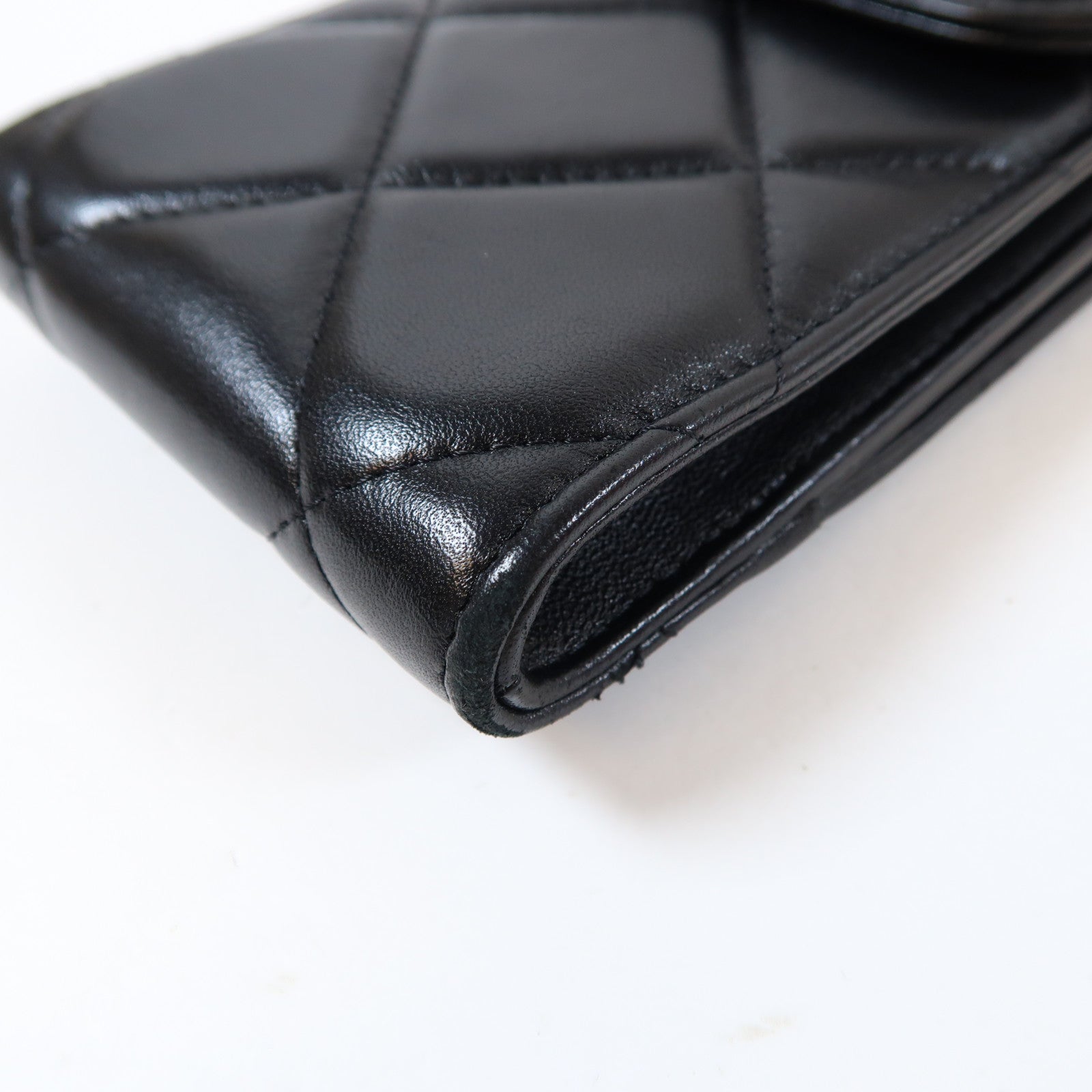 CHANEL 菱格羊皮皮革19 Phone Case金扣/銀扣鏈帶肩背袋黑色