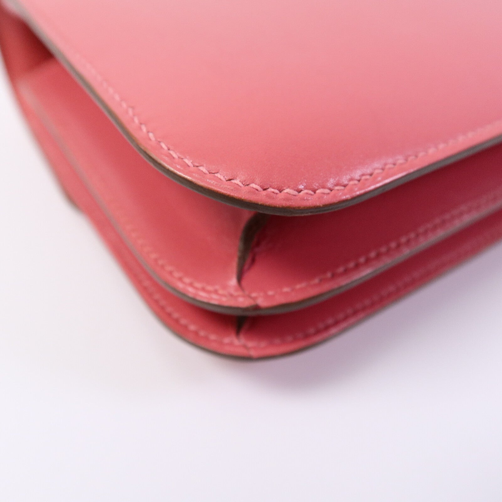 HERMES Tadelakt皮革Constance Mini肩背袋Rose Azalee