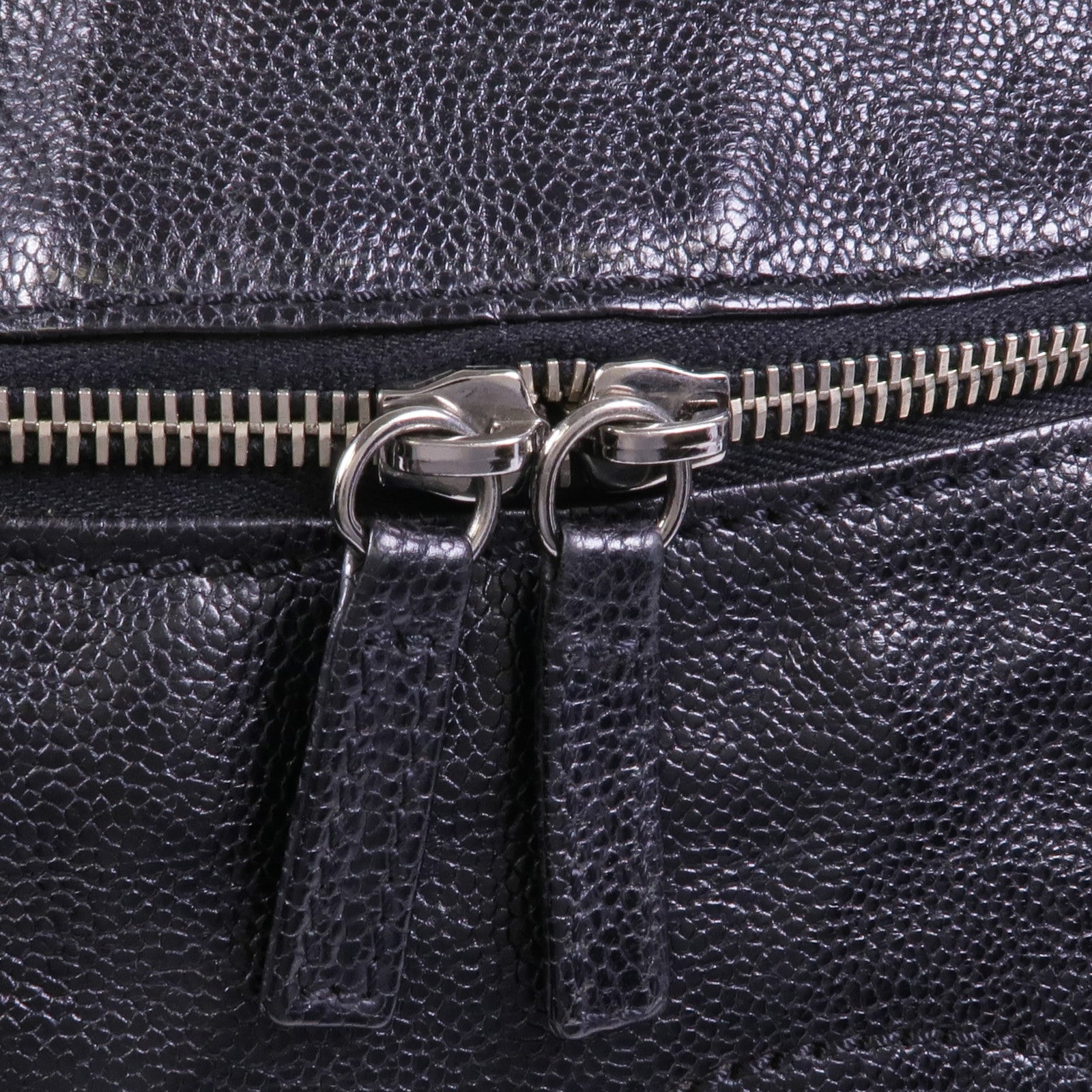 CHANEL 牛皮皮革Shoulder Bag銀扣肩背袋