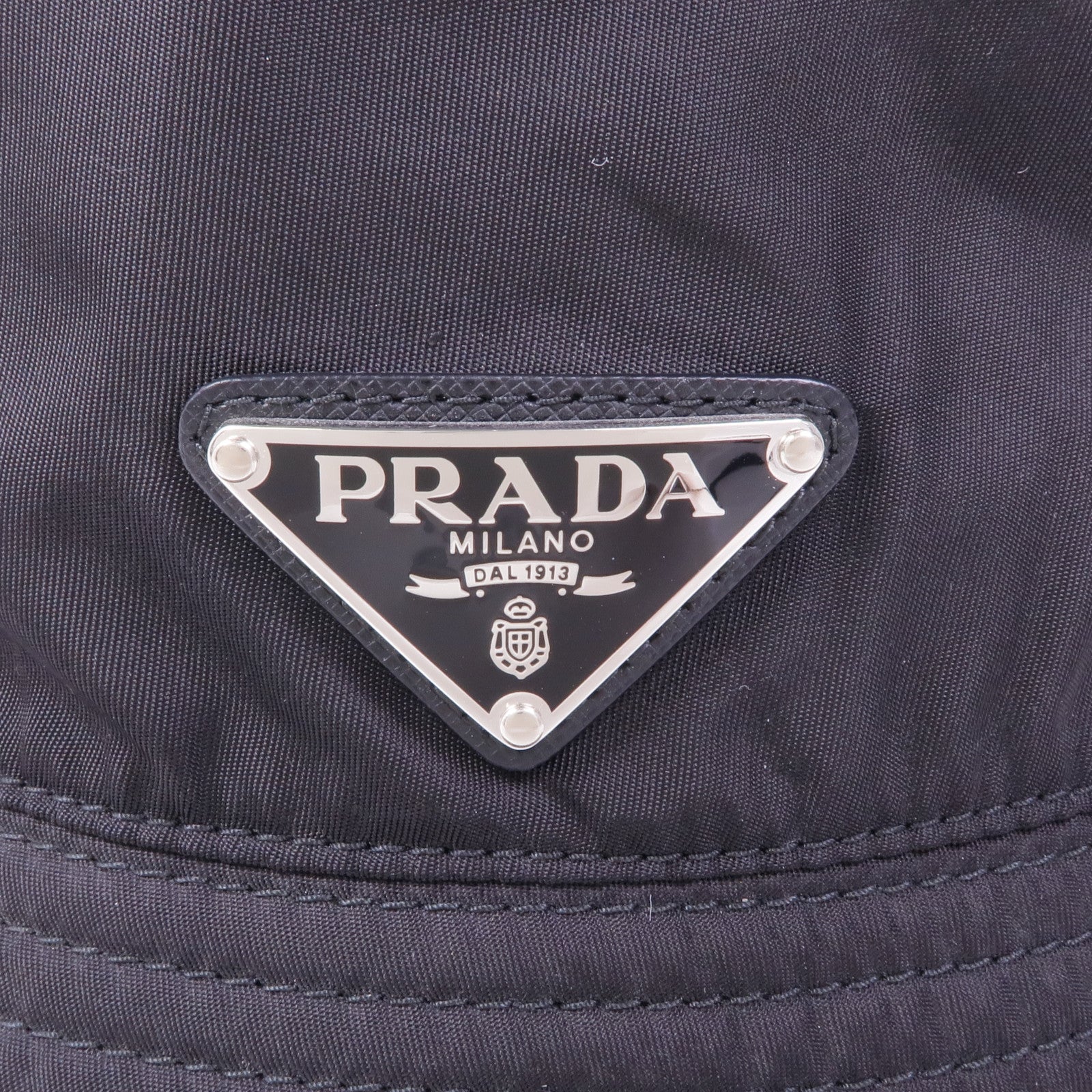 PRADA 尼龍Hat銀扣帽子