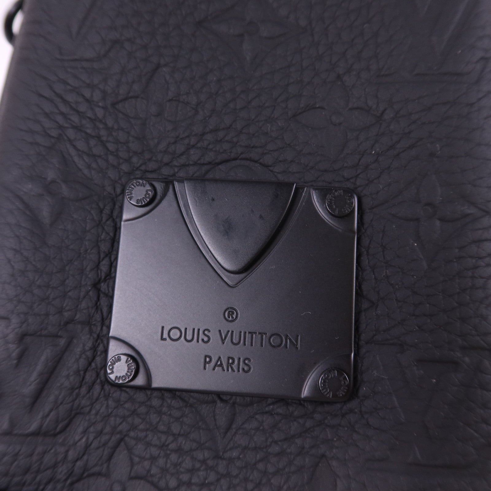 LOUIS VUITTON Monogram Taurillon S-Lock Vertical Wearable肩背袋