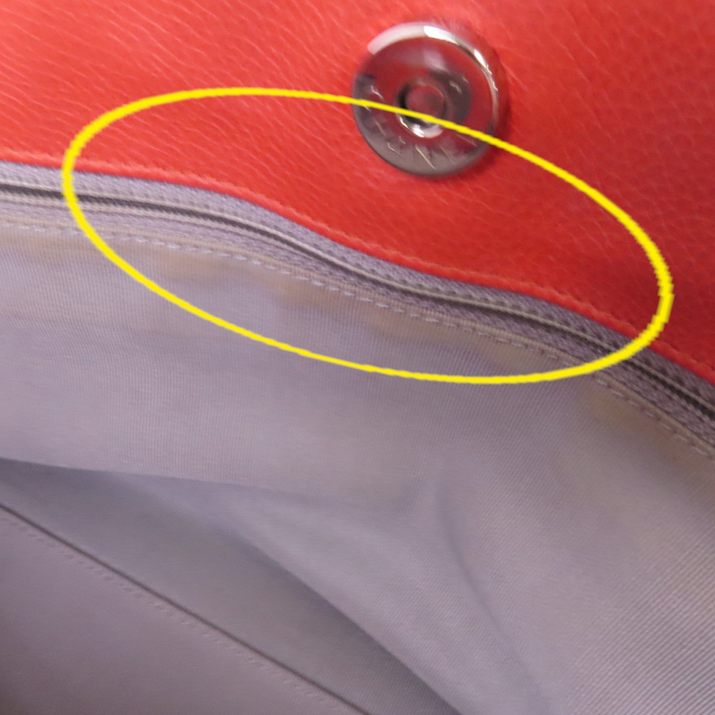 CHANEL 牛皮皮革Shoulder Bag銀扣肩背袋