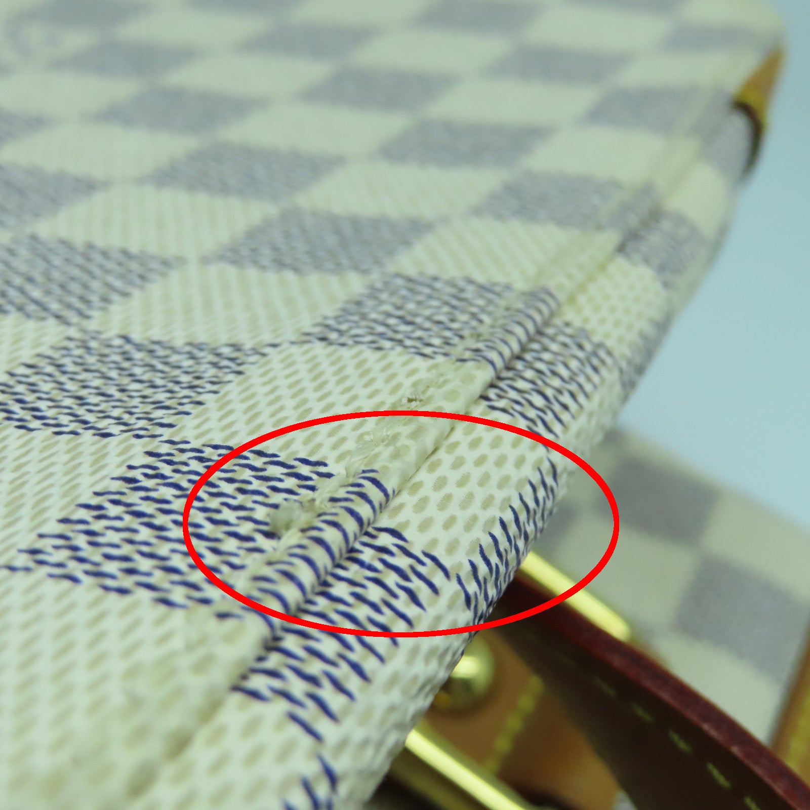 LOUIS VUITTON Damier Azur Hampstead PM金扣手挽袋白色