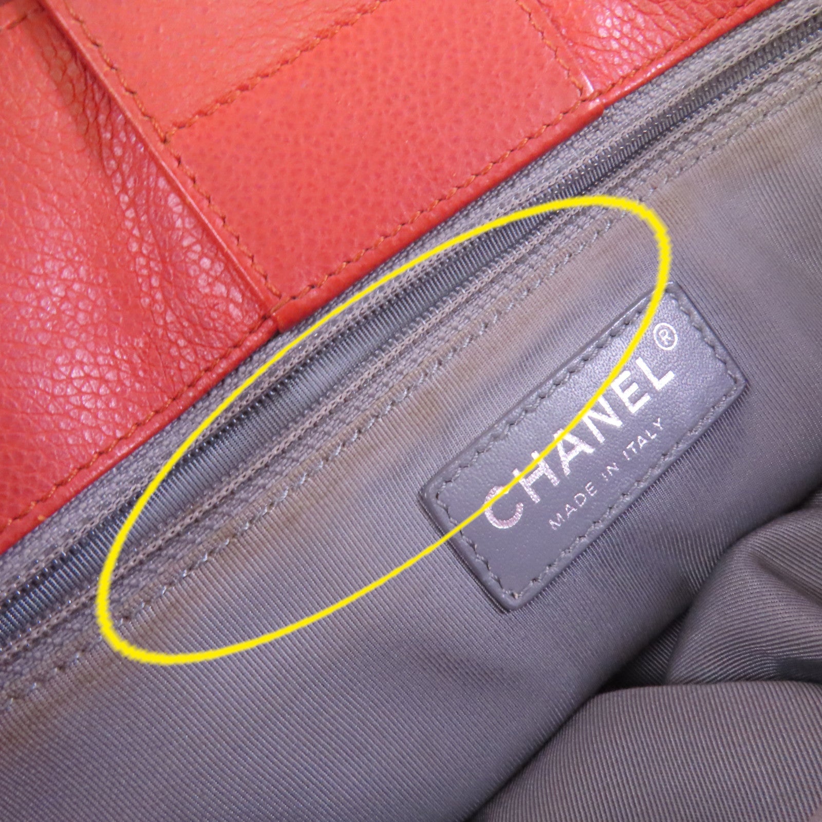 CHANEL 牛皮皮革Shoulder Bag銀扣肩背袋