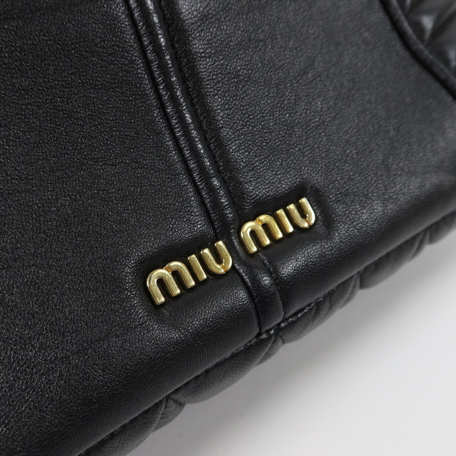 Miu Miu 羊皮皮革Nappa Matelasse Biker鏈帶肩背袋