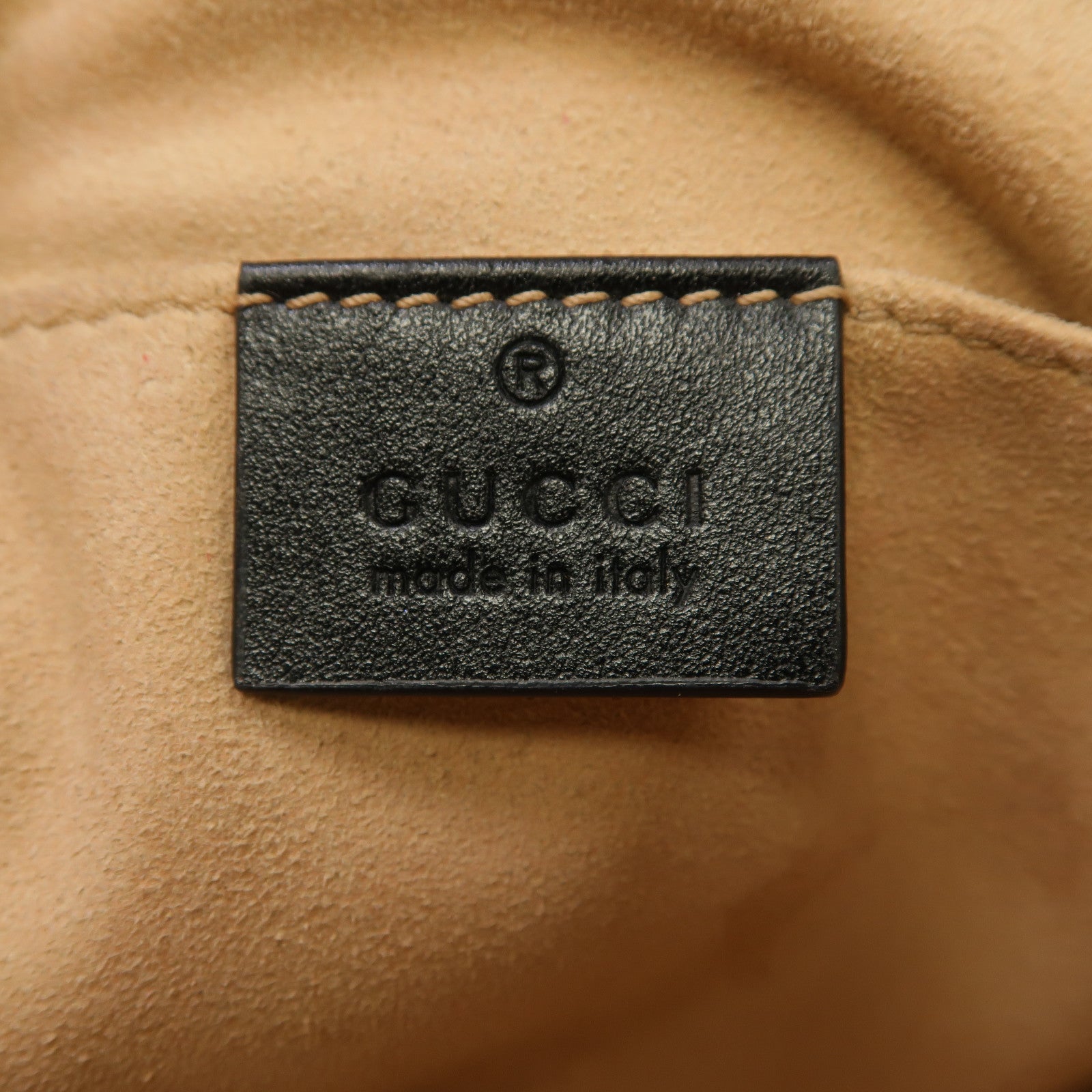 GUCCI 牛皮皮革GG Marmont Small Matelassé金扣鏈帶肩背袋黑色