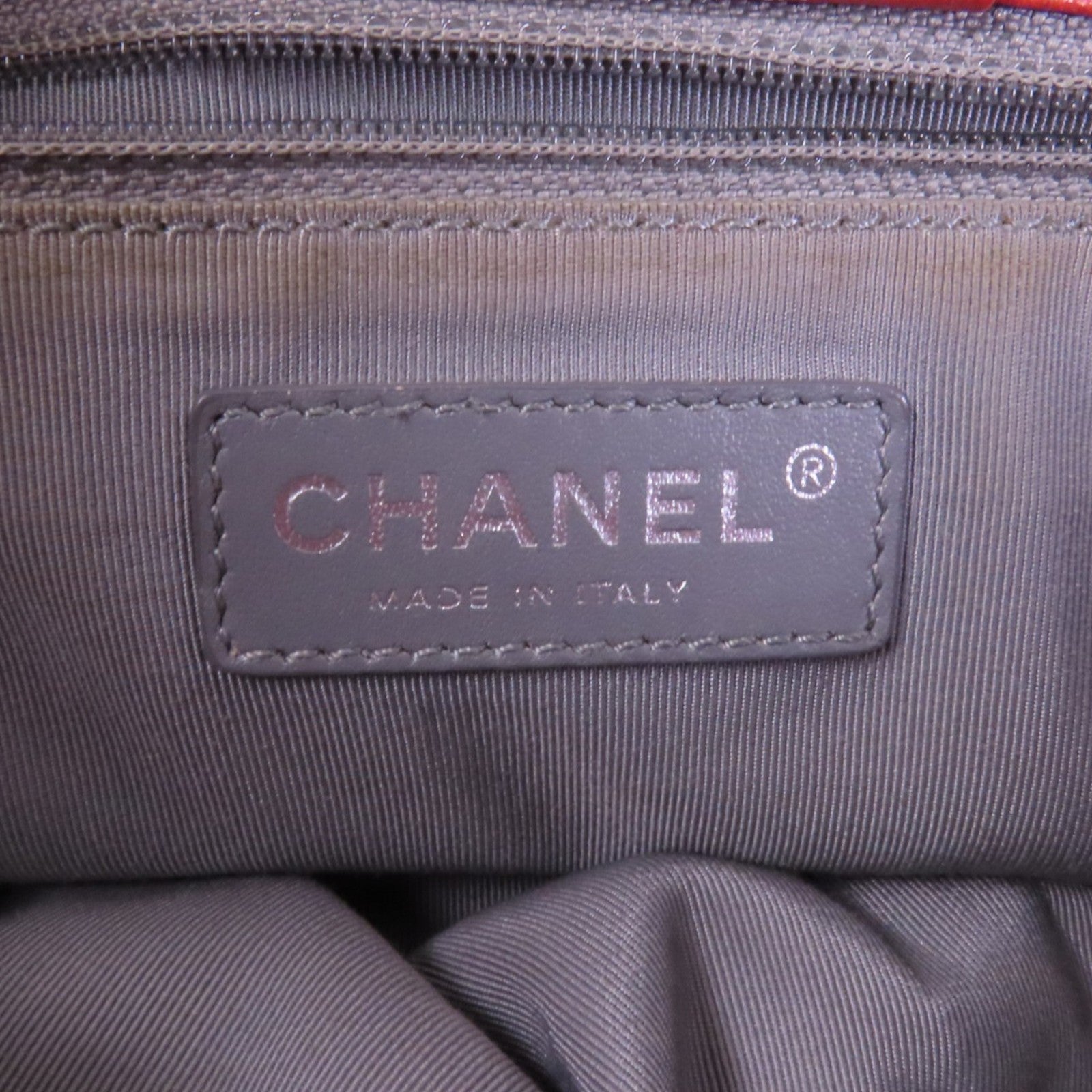 CHANEL 牛皮皮革Shoulder Bag銀扣肩背袋