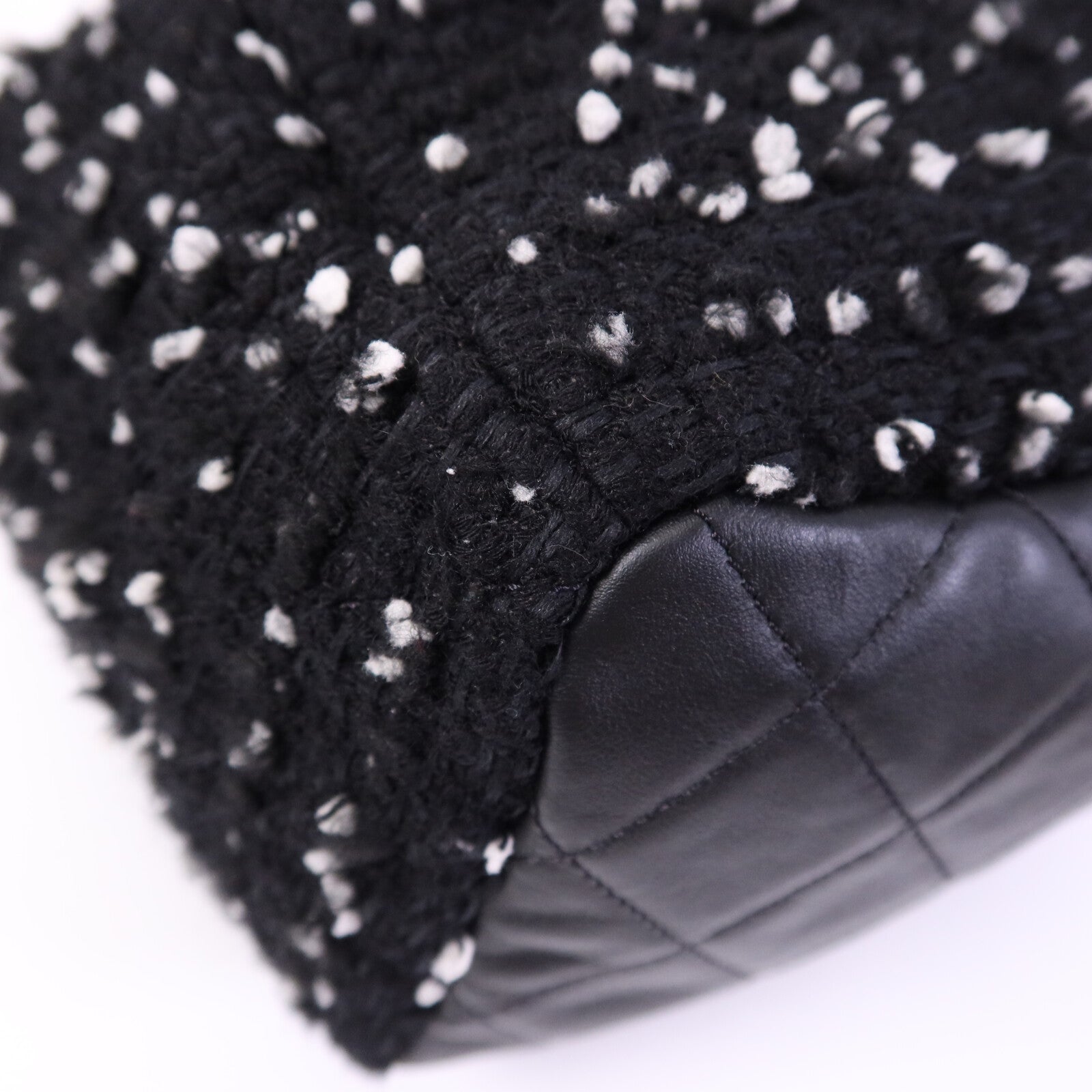 CHANEL Tweed Drawsting Bag銀扣手挽袋