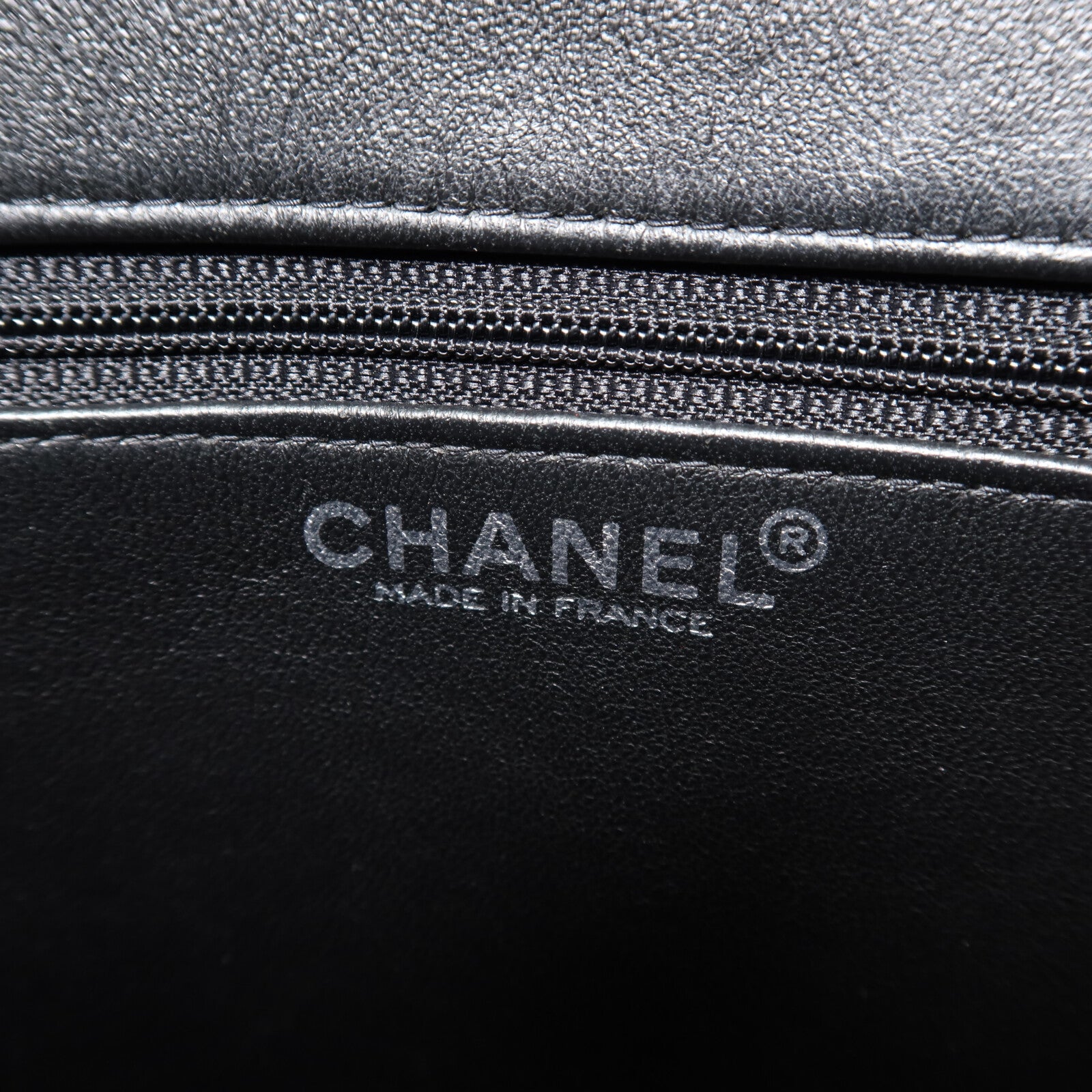 CHANEL 牛皮皮革Matelasse銀扣肩背袋