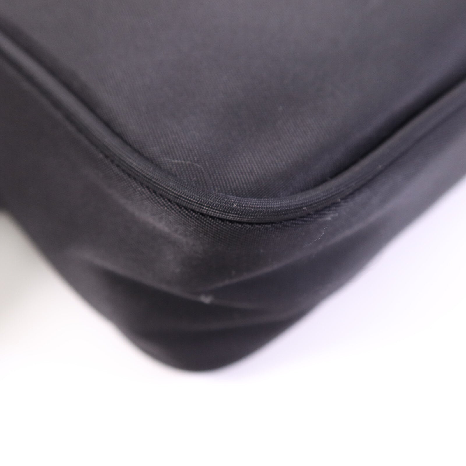 PRADA 尼龍Shoulder Bag銀扣肩背袋