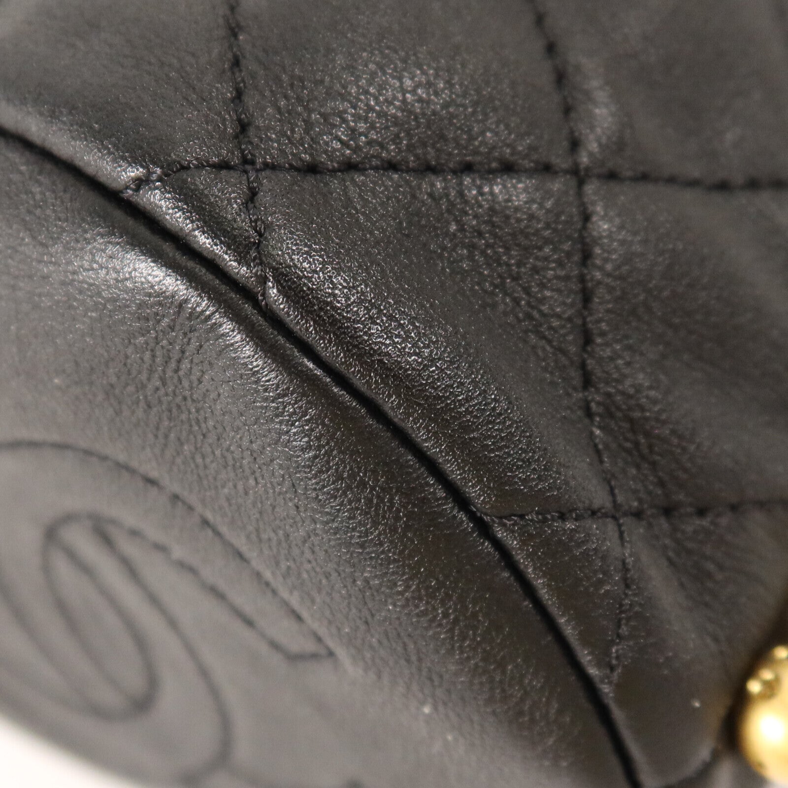 CHANEL 牛皮皮革Mini Pearl Bucket Bag金扣鏈帶肩背袋