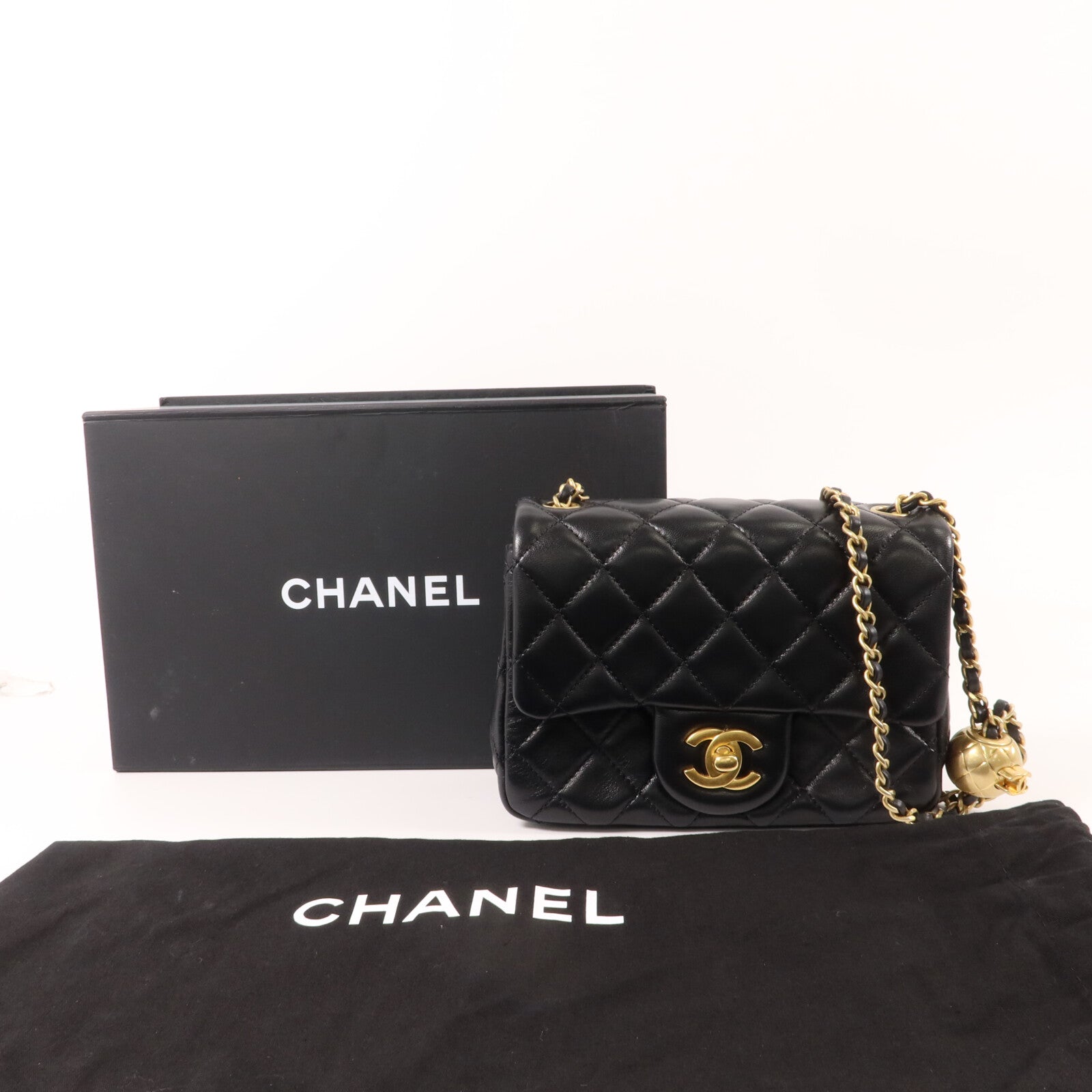 CHANEL 羊皮皮革Mini Classic 17 Gold Ball鏈帶肩背袋
