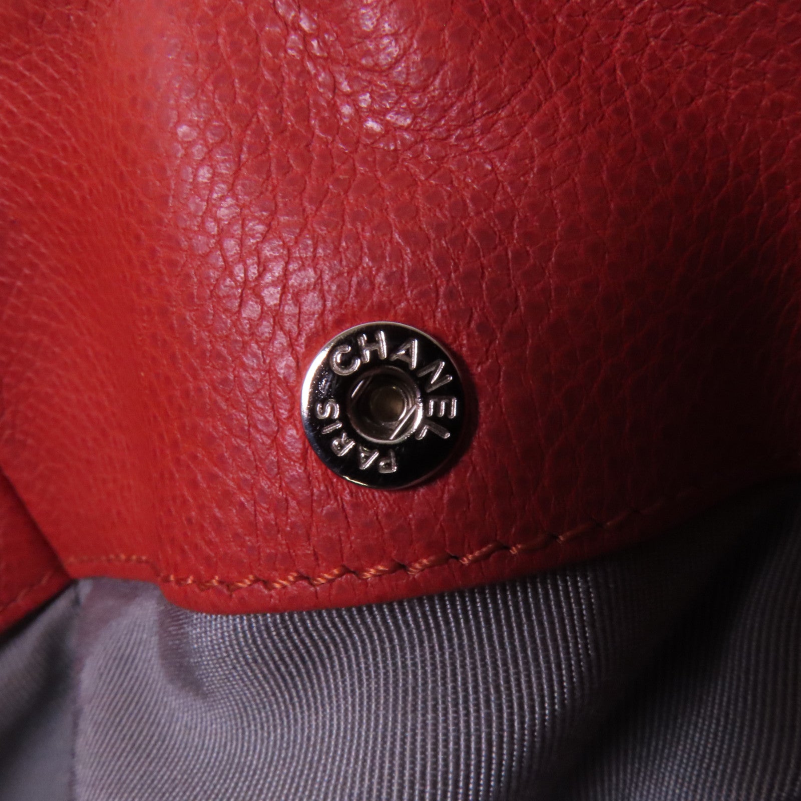 CHANEL 牛皮皮革Shoulder Bag銀扣肩背袋