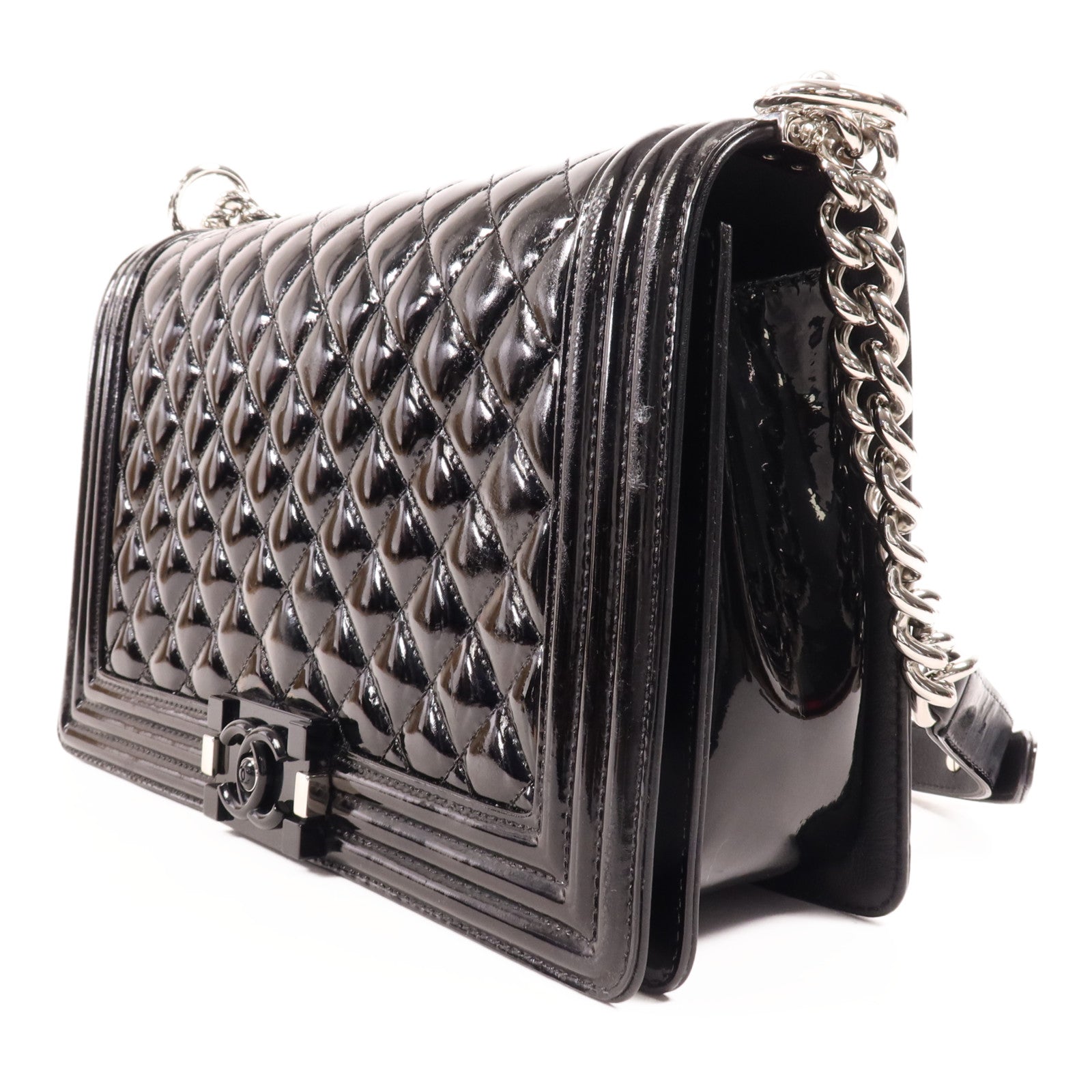 CHANEL 漆皮皮革Boy 28銀扣肩背袋