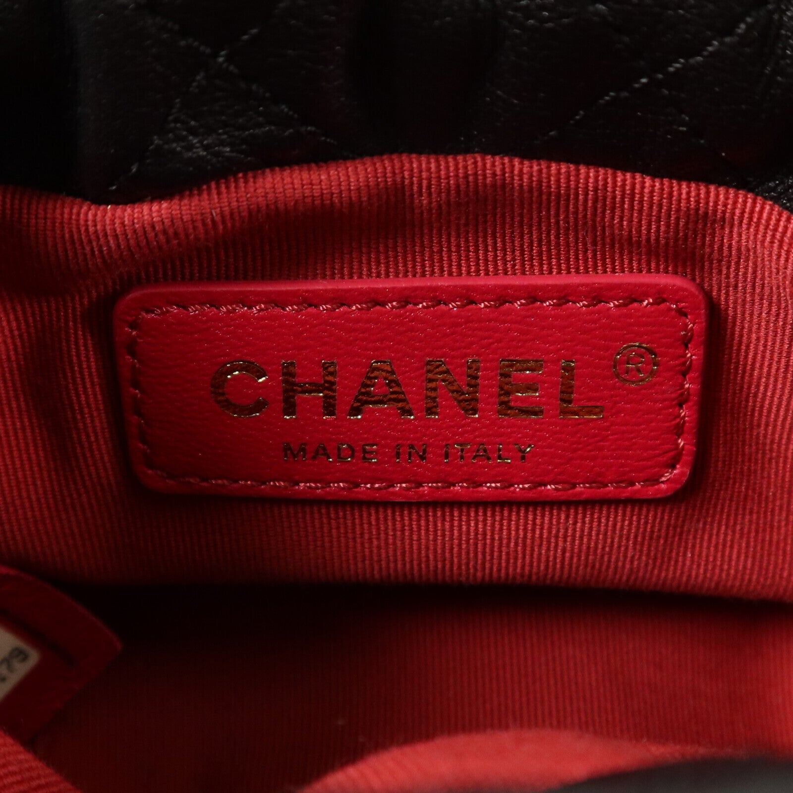 CHANEL 牛皮皮革Mini Pearl Bucket Bag金扣鏈帶肩背袋