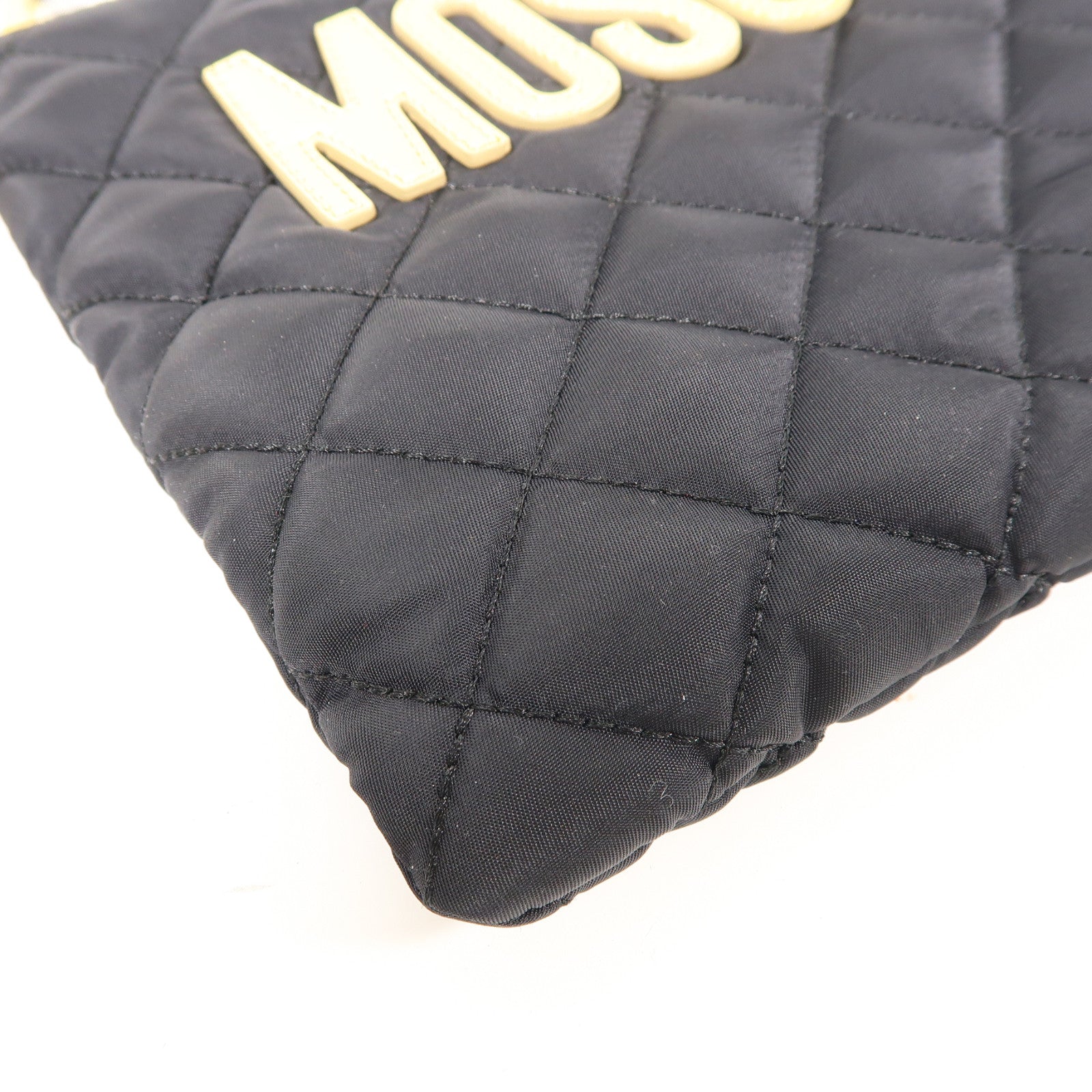 MOSCHINO 菱格尼龍Pouch金扣手拿包黑色