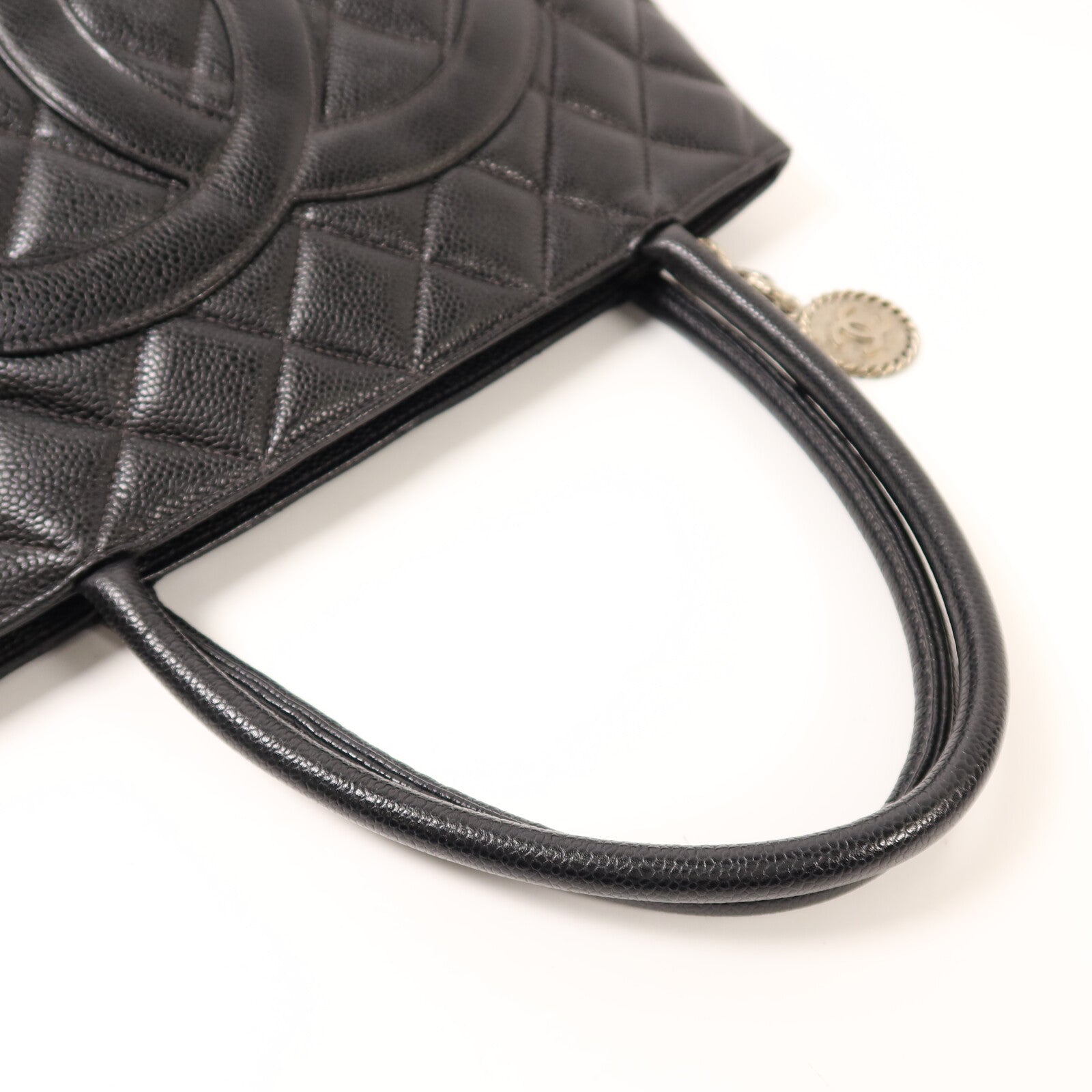 CHANEL 牛皮皮革Matelasse銀扣肩背袋