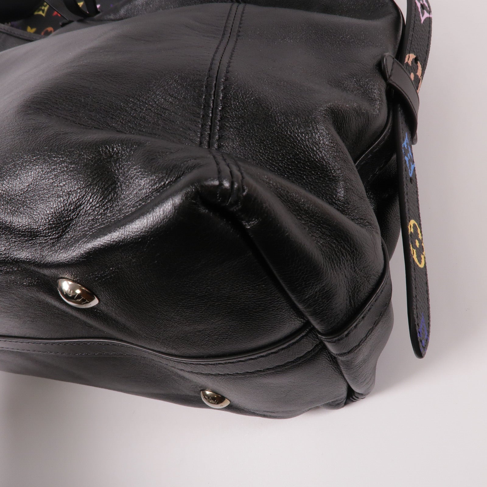 LOUIS VUITTON 羊皮皮革CarryAll Vibe MM肩背袋